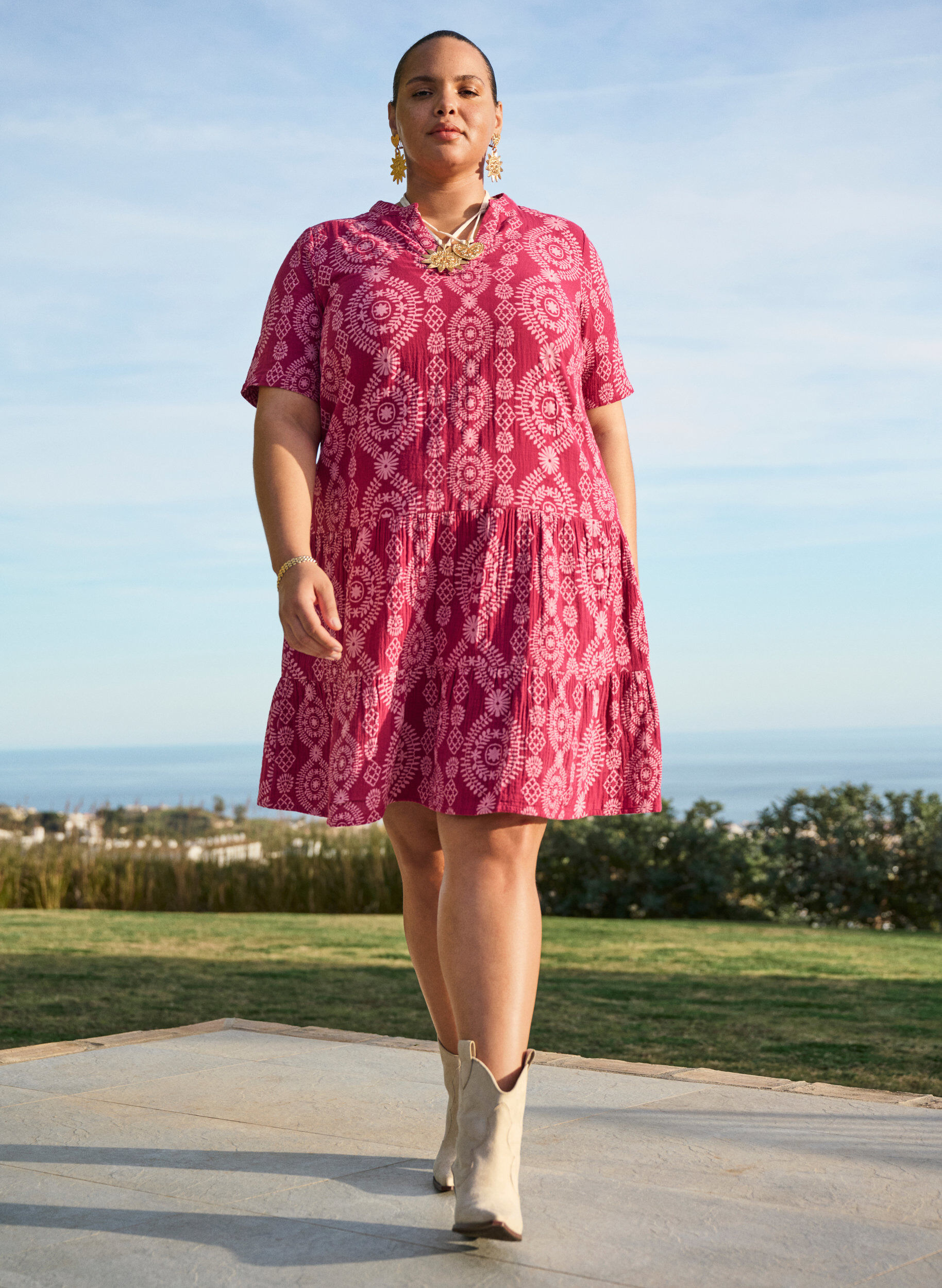 Zizzi Kurzes Kleid aus Baumwollmusselin mit Muster, 9992, Image image number 0