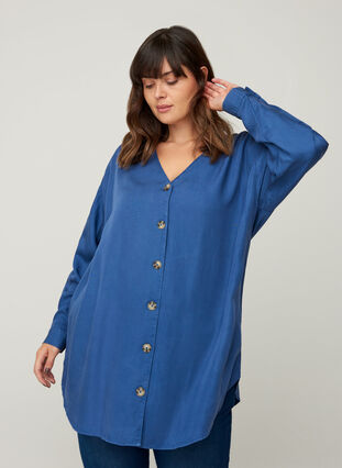 Bluse aus Lyocell mit V-Ausschnitt, Blue denim, Model image number 0