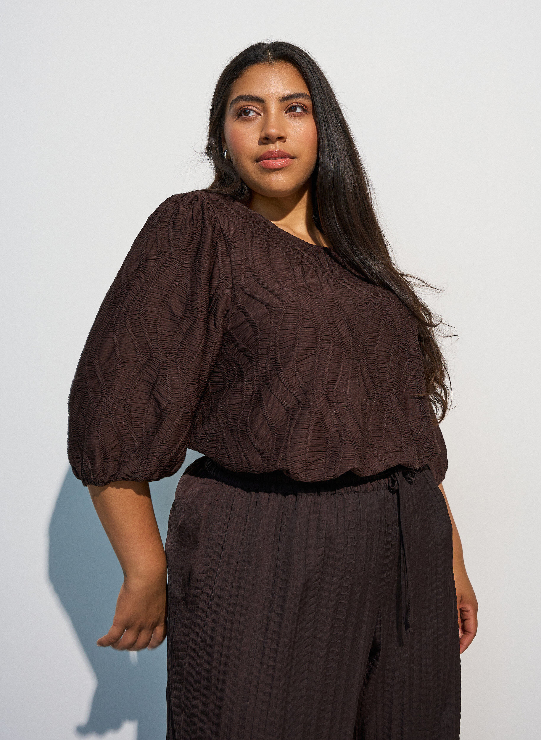 Bluse mit Struktur und 3/4-&Auml;rmeln, Braun, Model