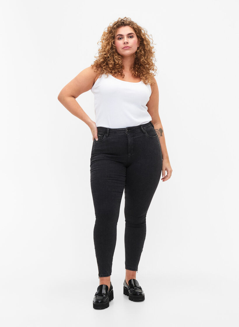 Cropped Amy Jeans mit Rei&szlig;verschluss, Grau, Model image number 1