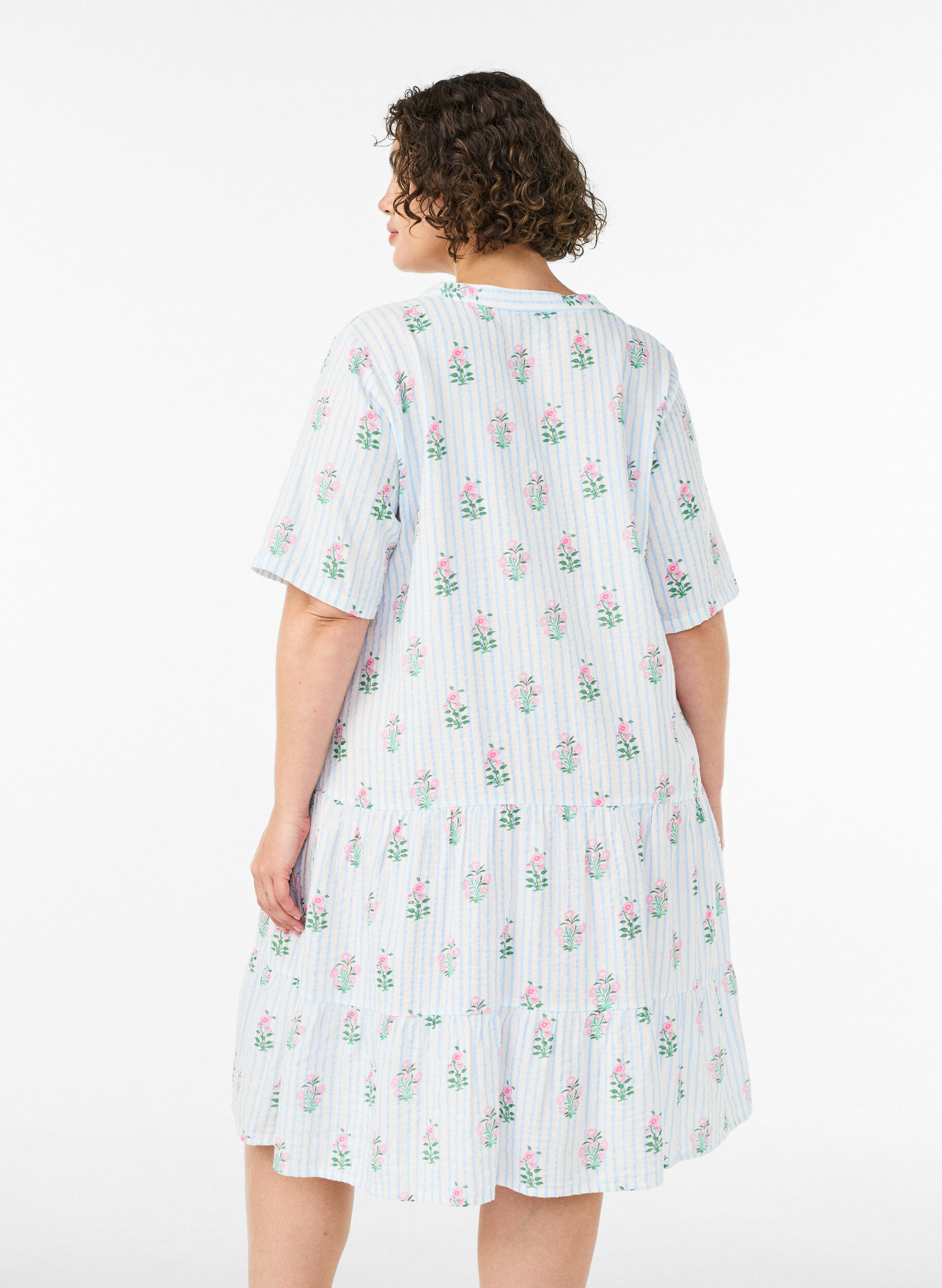 ZizziKurzes A-Linien-Kleid aus Baumwollmusselin, Vanille, Model image number 2