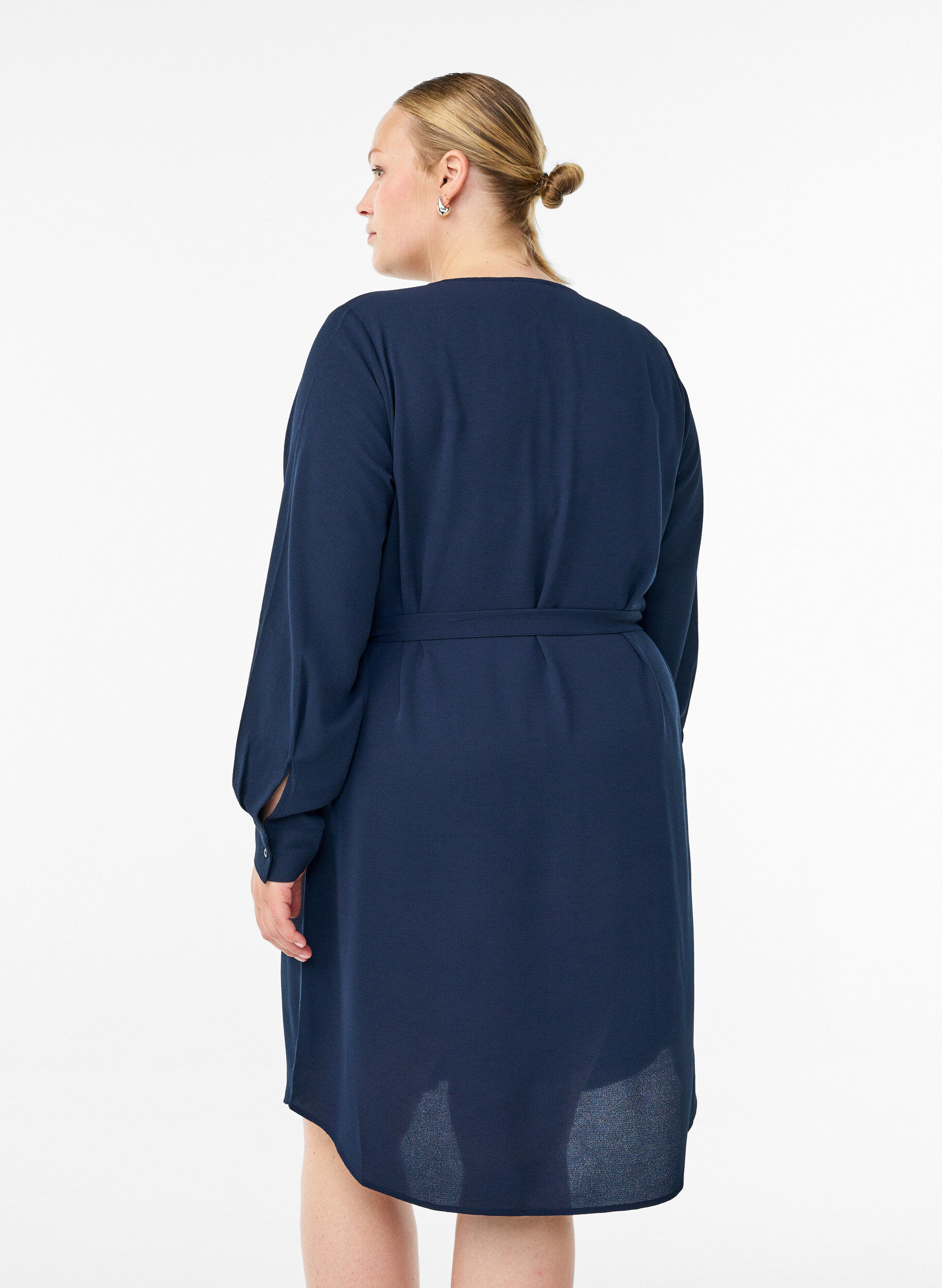 Zizzi Lang&auml;rmliges Hemdblusenkleid mit Bindeg&uuml;rtel, Blau, Model image number 2
