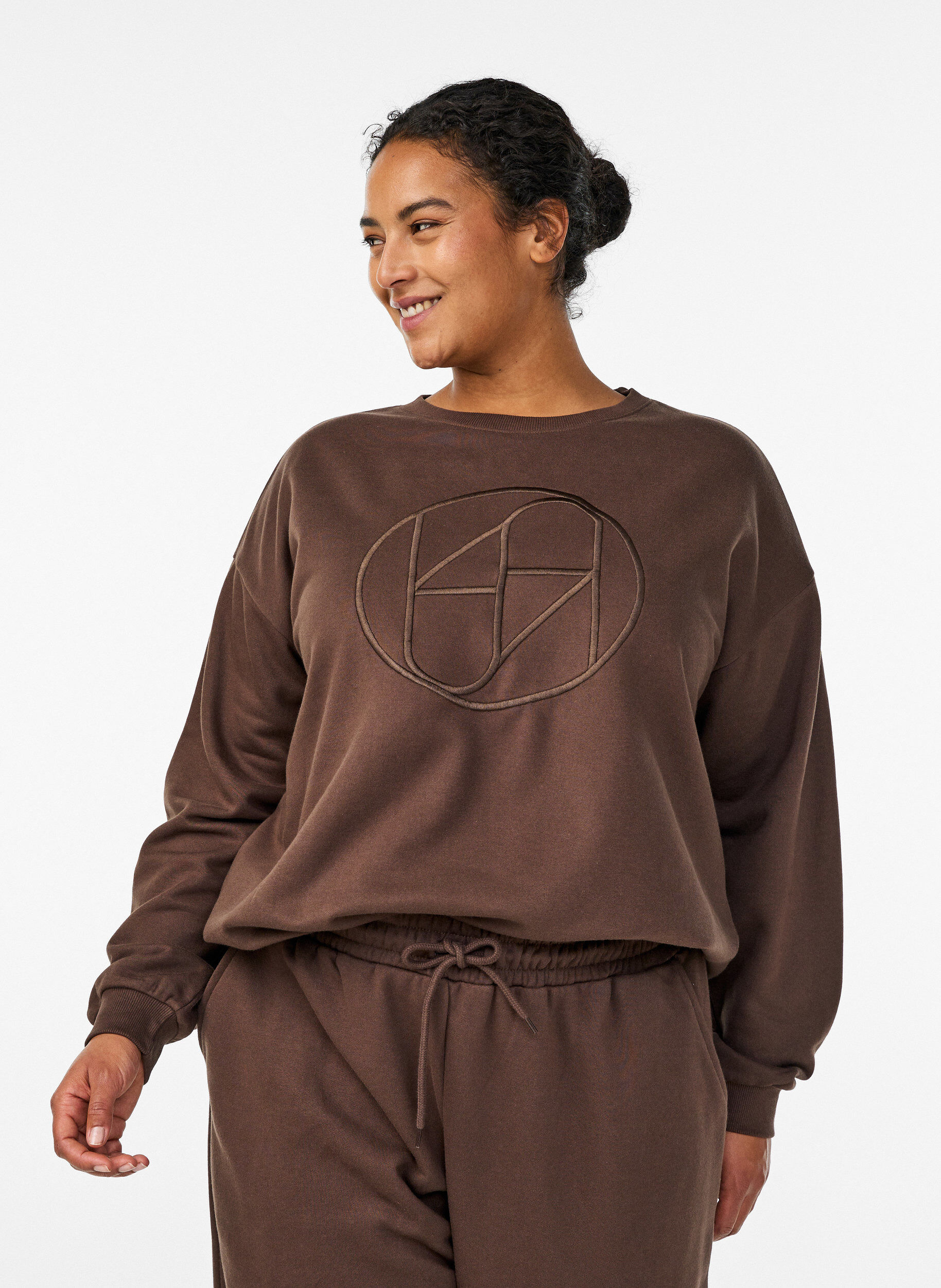 Sweatshirt mit Motiv, Braun, Model