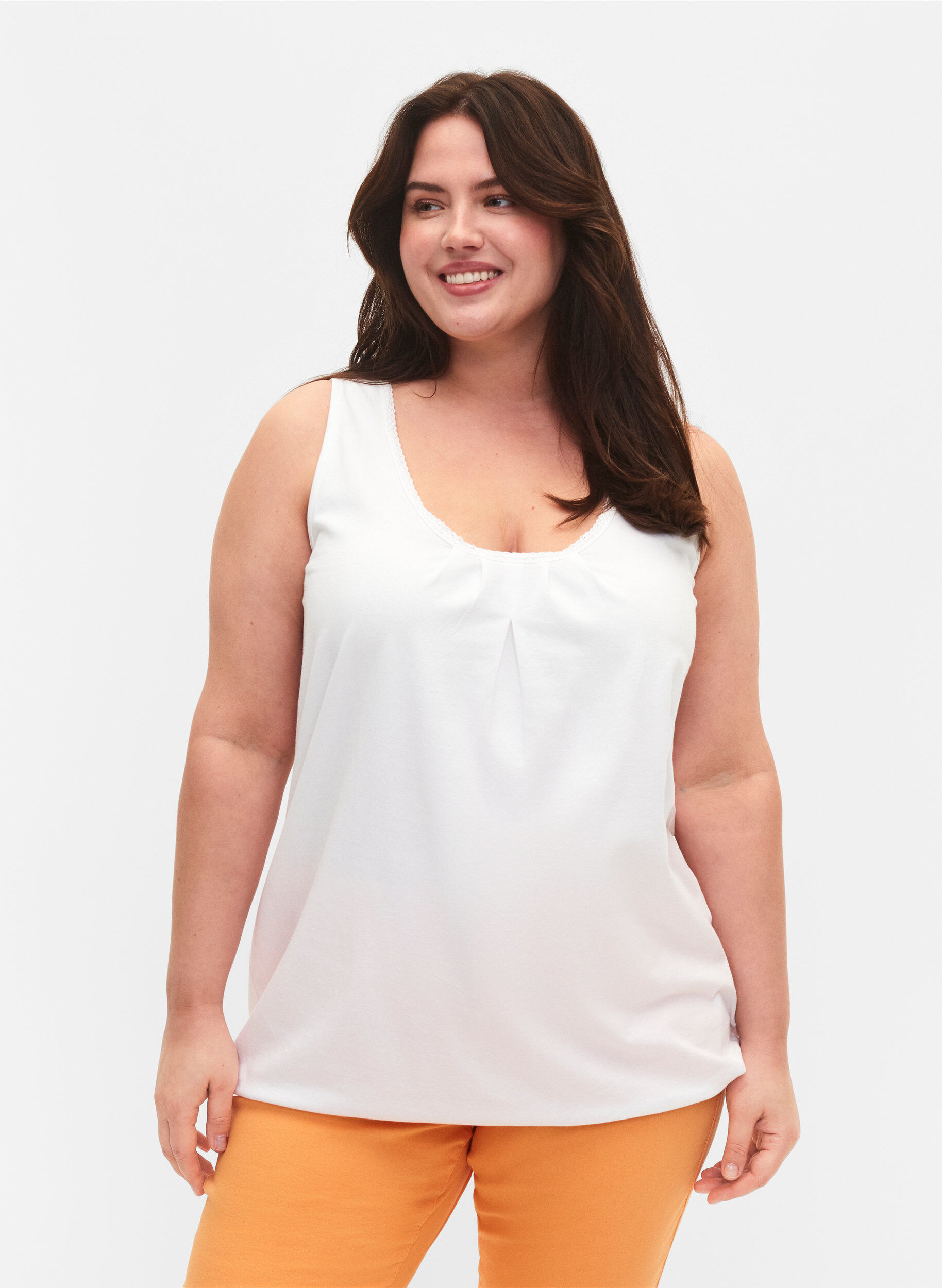 Zizzi Top aus Baumwolle mit Rundhalsausschnitt und Spitzenrand, Bright White, Model image number 0