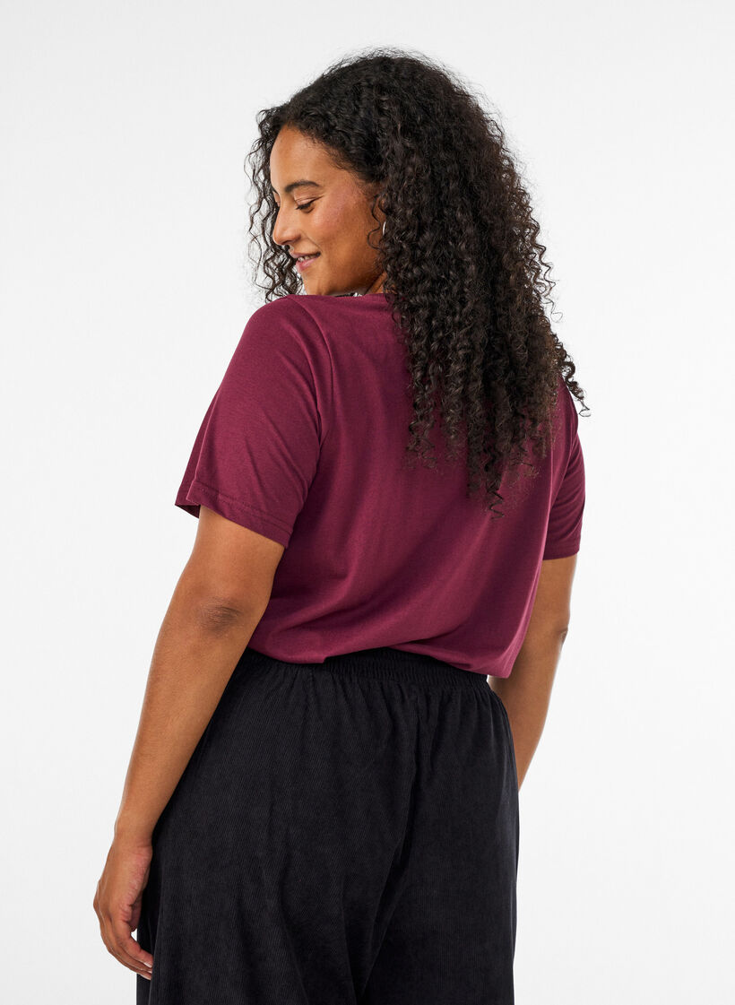 T-Shirt mit Print, Rot, Model image number 2