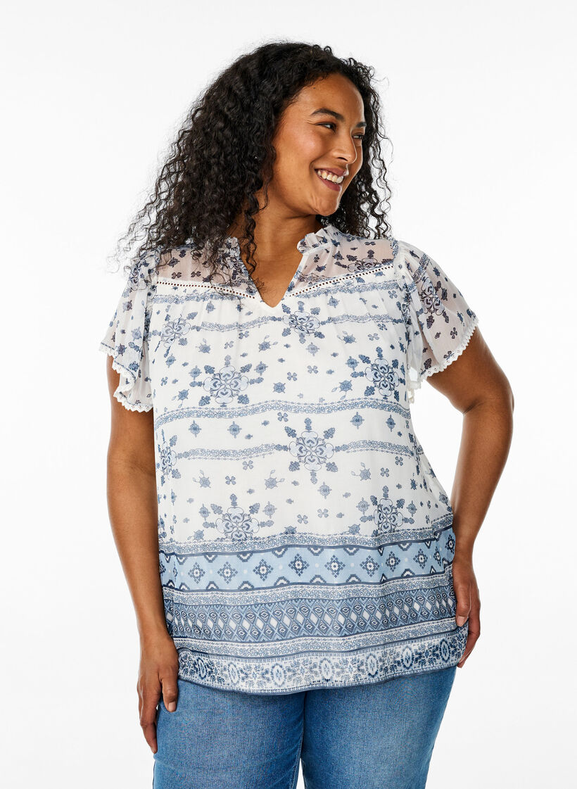 Gemusterte Bluse mit Rüschendetail und kurzen Ärmeln, Weiß, Model image number 0