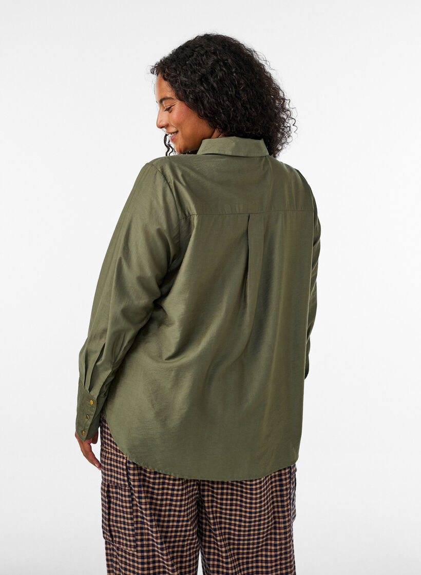 Bluse aus Viskose mit goldenen Kn&ouml;pfen, Gr&uuml;n, Model image number 2
