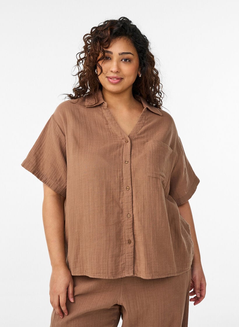 Bluse aus Baumwoll-Musselin mit kurzen &Auml;rmeln, Braun, Model