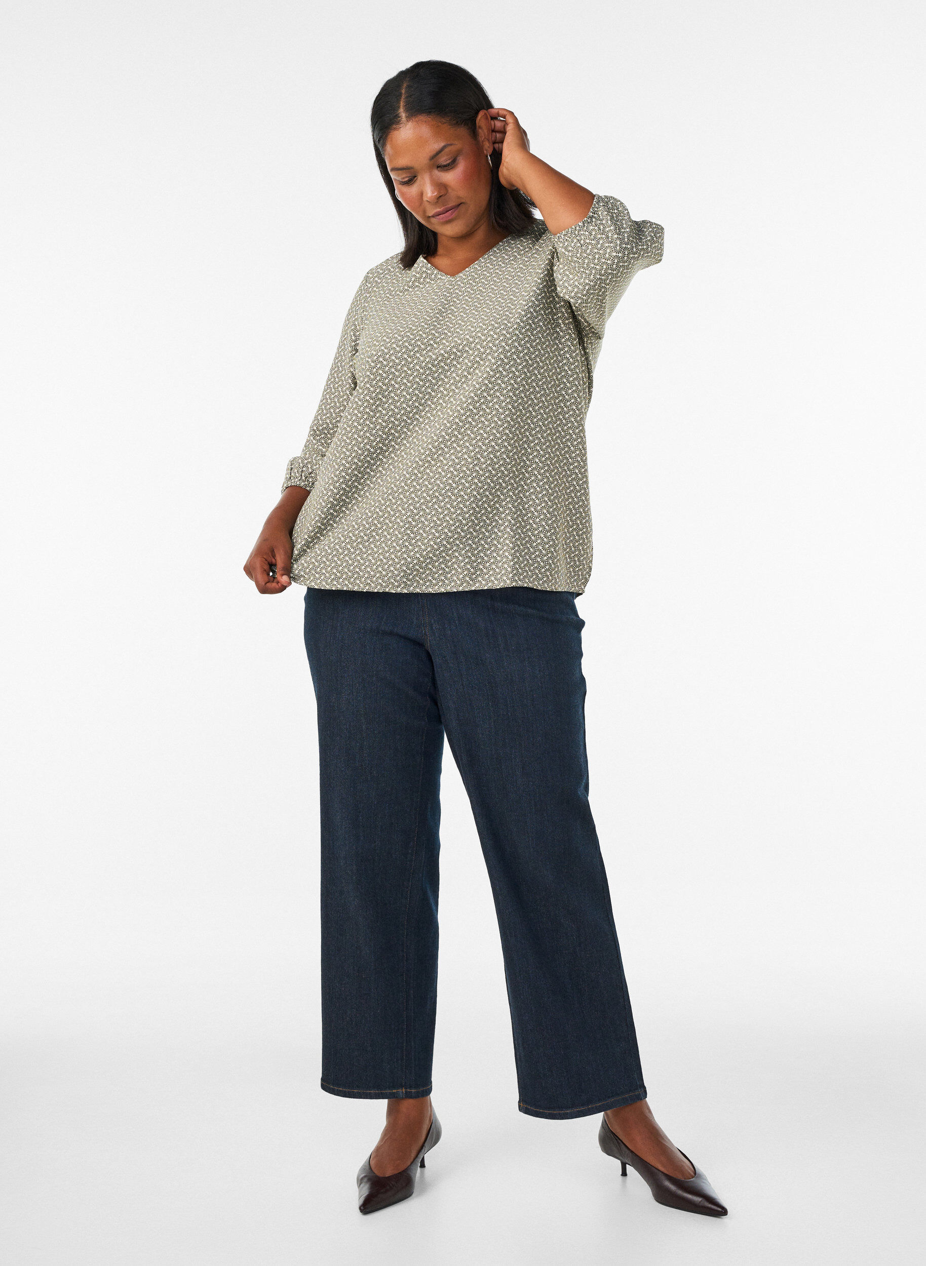ZizziGemusterte Bluse aus Viskose mit 3/4-&Auml;rmeln, Gr&uuml;n, Model image number 1