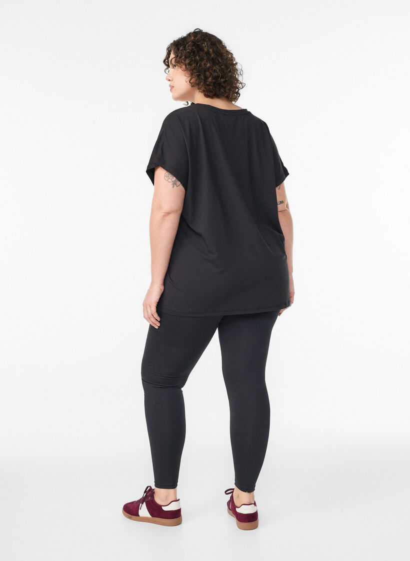 Gek&uuml;rzte Basic-Trainingsleggings, Schwarz, Model