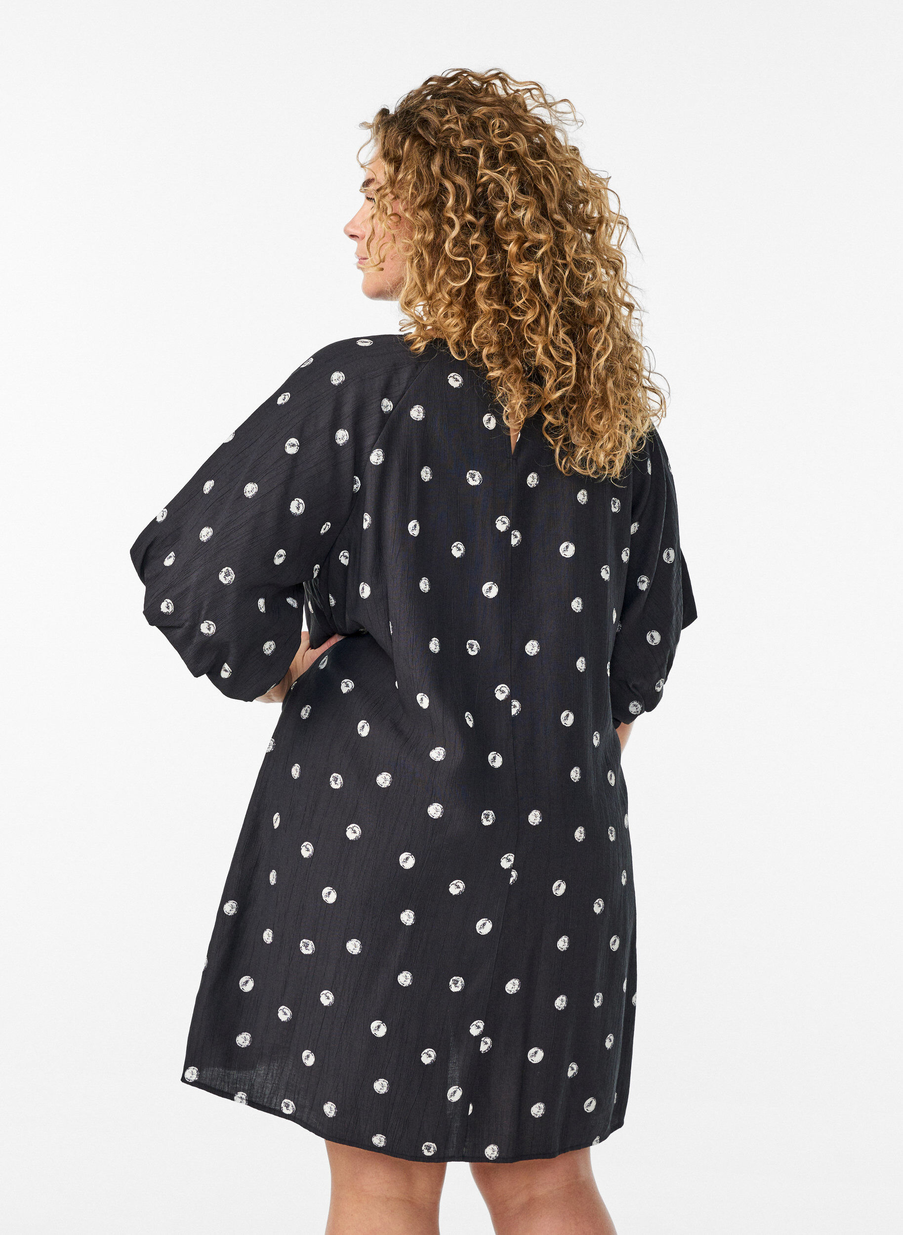 Zizzi Kurzes Kleid aus Viskose mit Ballon&auml;rmeln, 9990, Model image number 2