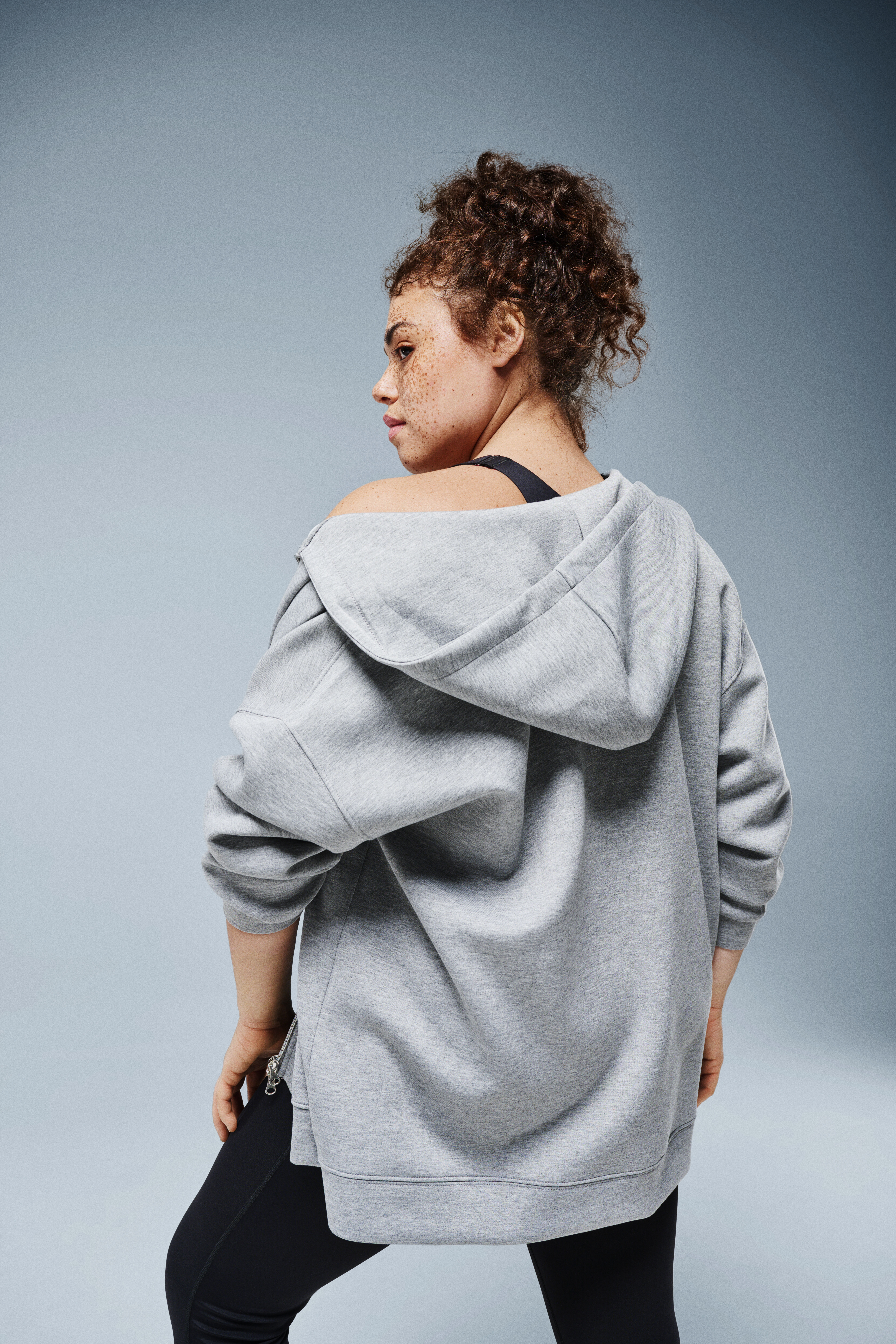 Zizzi Sportlicher Look mit Kapuzenpullover, , Model