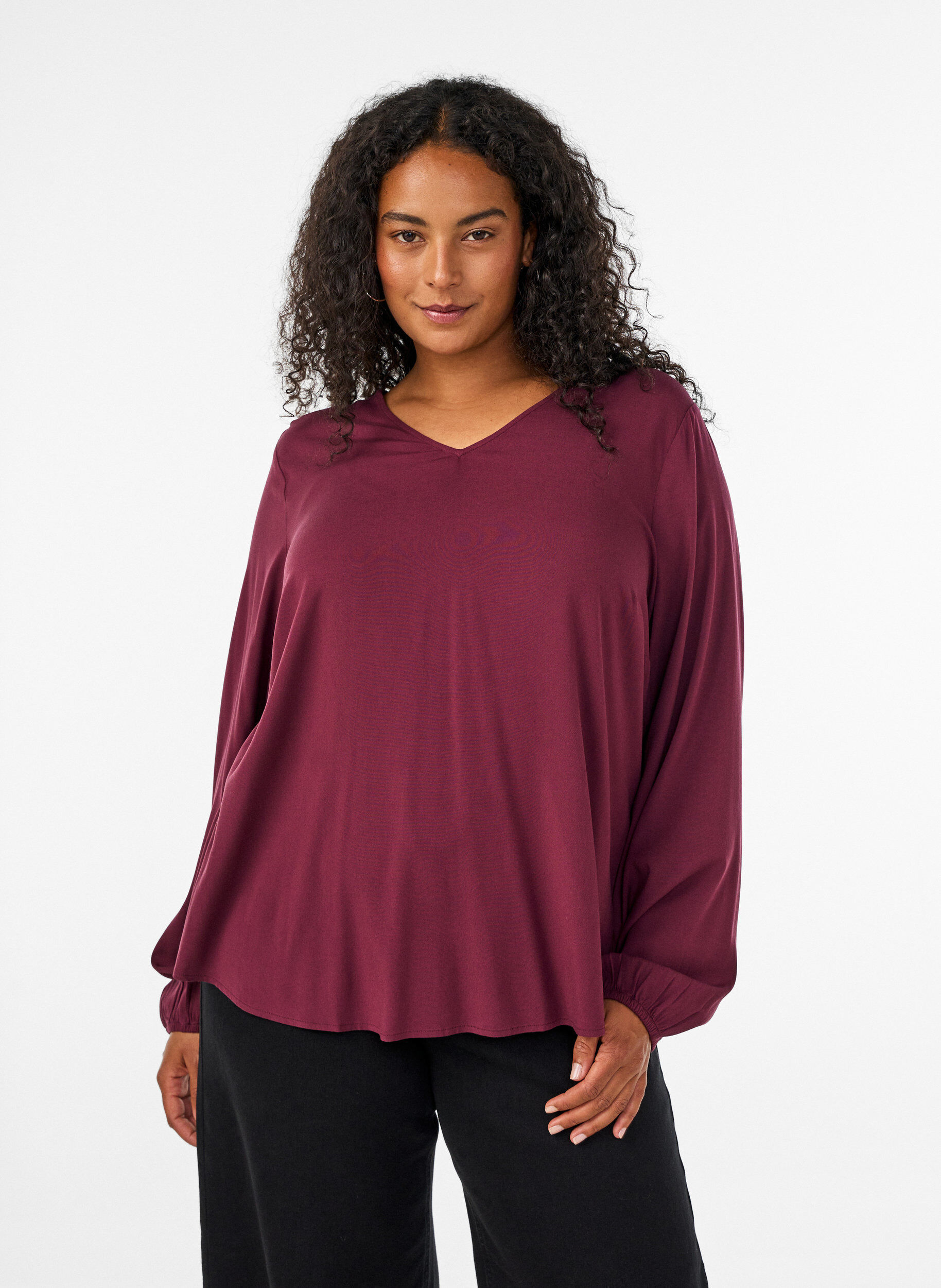 ZizziBluse aus Viskose mit V-Ausschnitt und abgerundetem Saum, Rot, Model image number 0