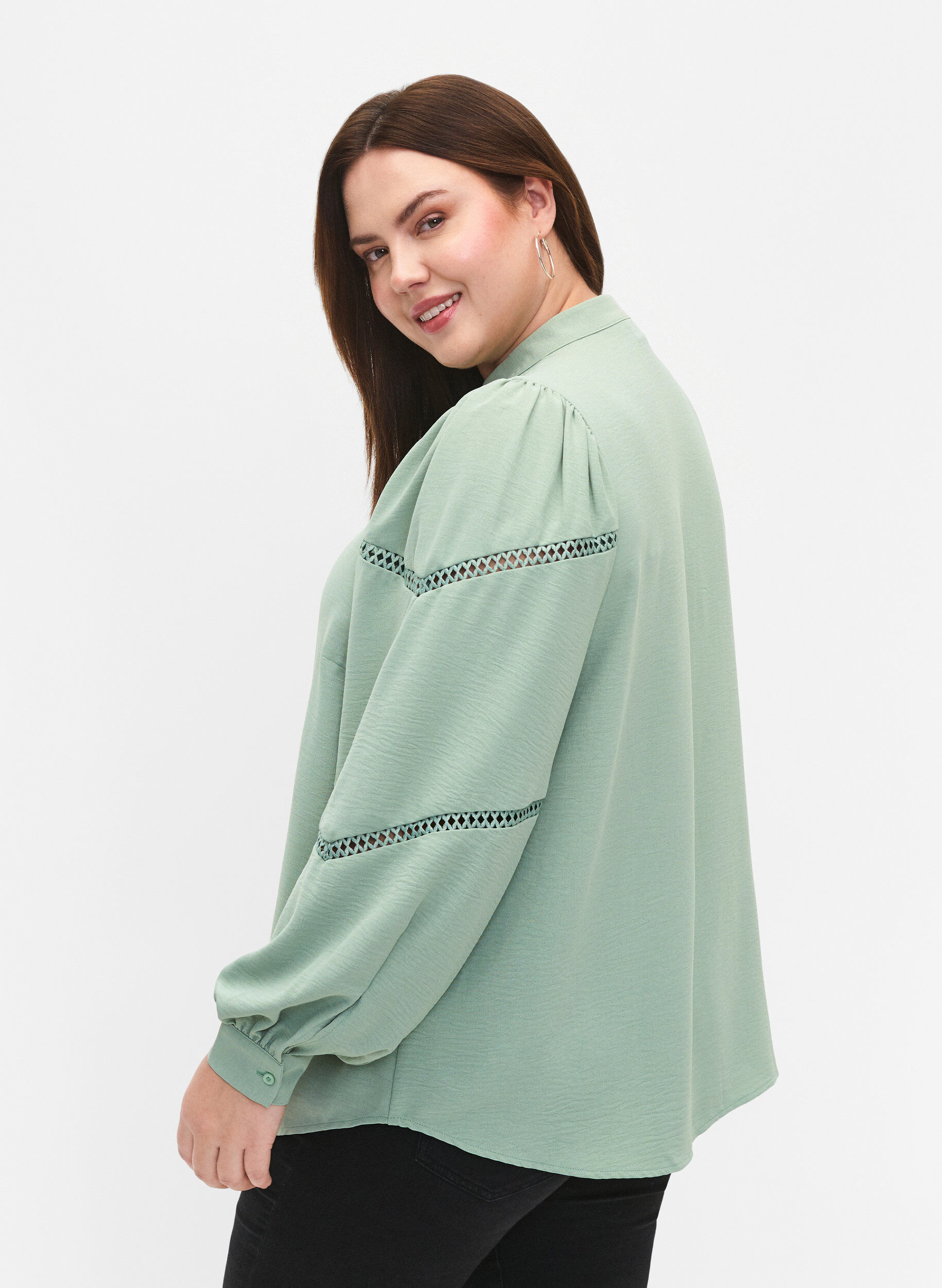 Zizzi  Hemdbluse mit geh&auml;kelten Verzierungen, Green Bay, Model image number 1