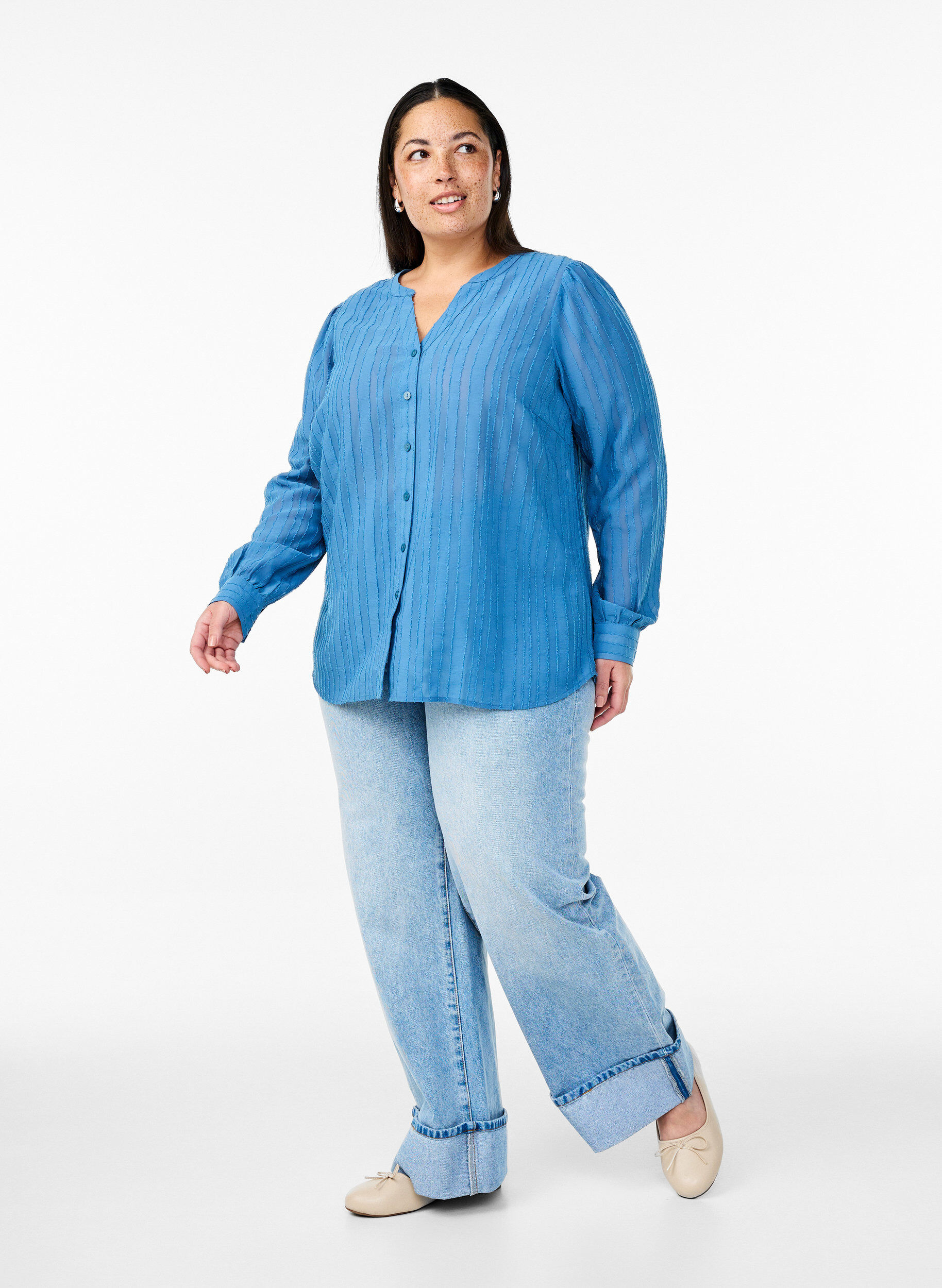 Zizzi Streifenbluse mit transparenten Streifen, Blau, Model image number 1