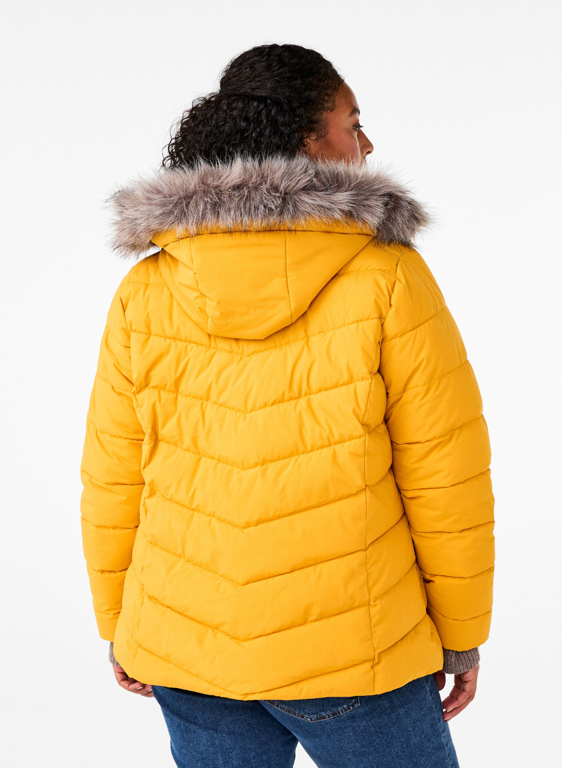 Zizzi Kurze Steppjacke mit Kapuze, Gelb, Model image number 2