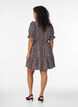 Kurzes Kleid aus Viskose mit R&uuml;schendetails, Blau, Model image number 2