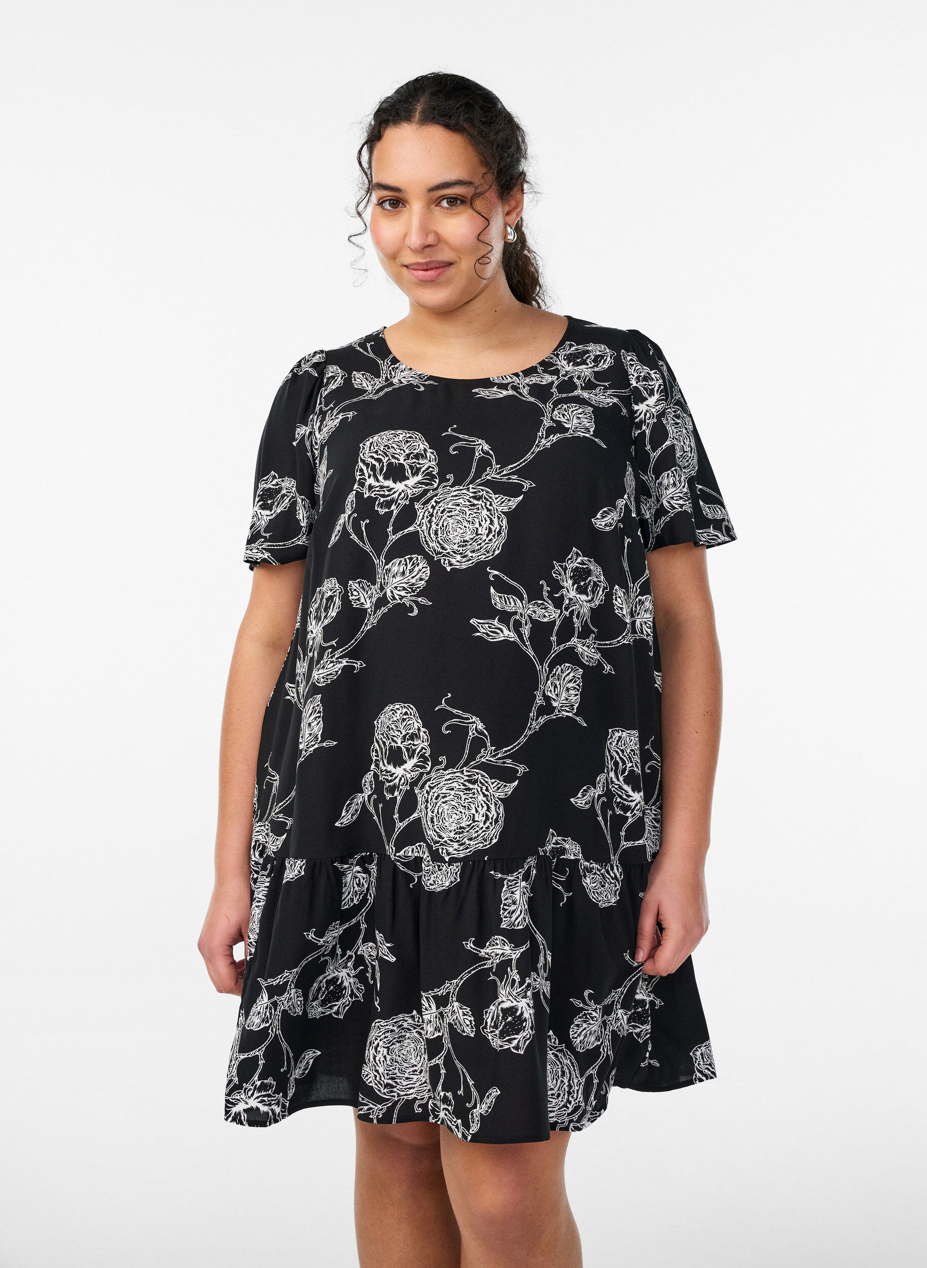 Zizzi Kleid aus Viskose mit Schnittlinie, Schwarz, Model image number 0