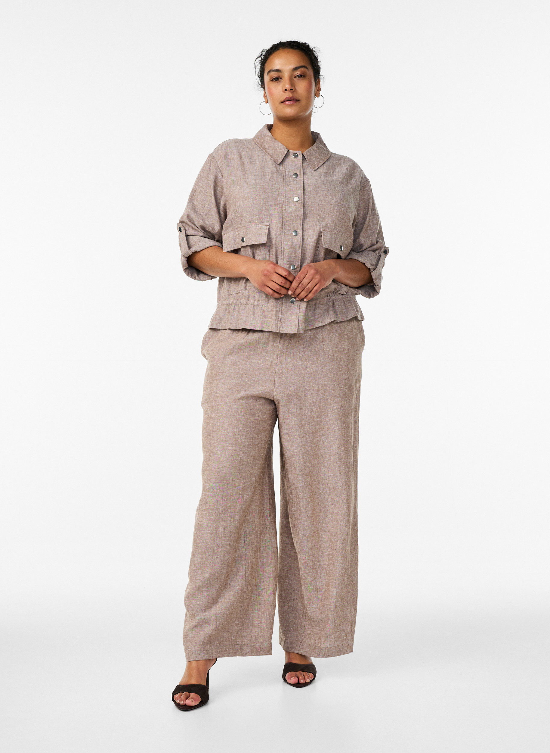 Zizzi Hose aus Leinen und Viskose mit weitem Bein, Braun, Model image number 0