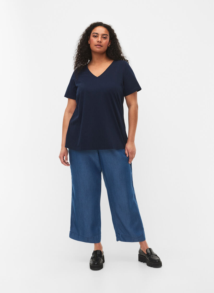 Kurz&auml;rmeliges T-Shirt mit V-Ausschnitt, Blau, Model image number 1