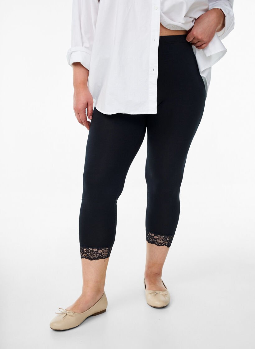 Basic 3/4 Leggings mit Spitzenbesatz, Schwarz, Model image number 0