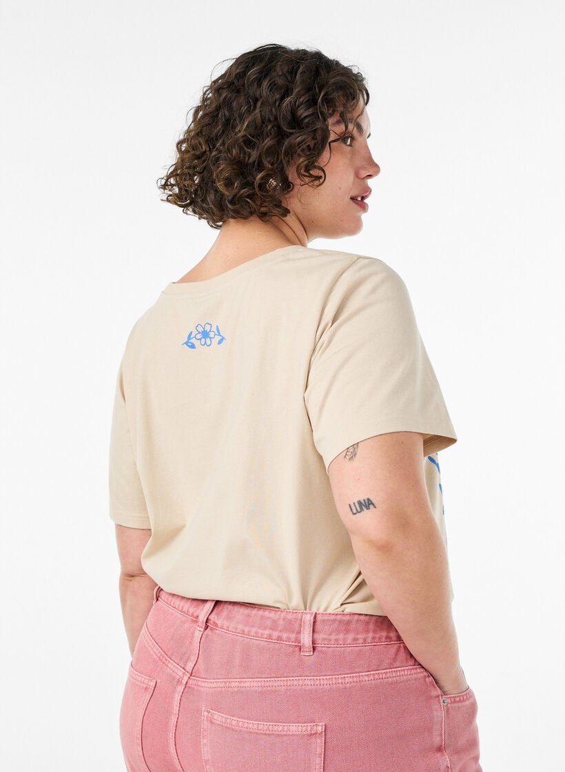 T-shirt aus Baumwolle mit Print, Beige, Model image number 2