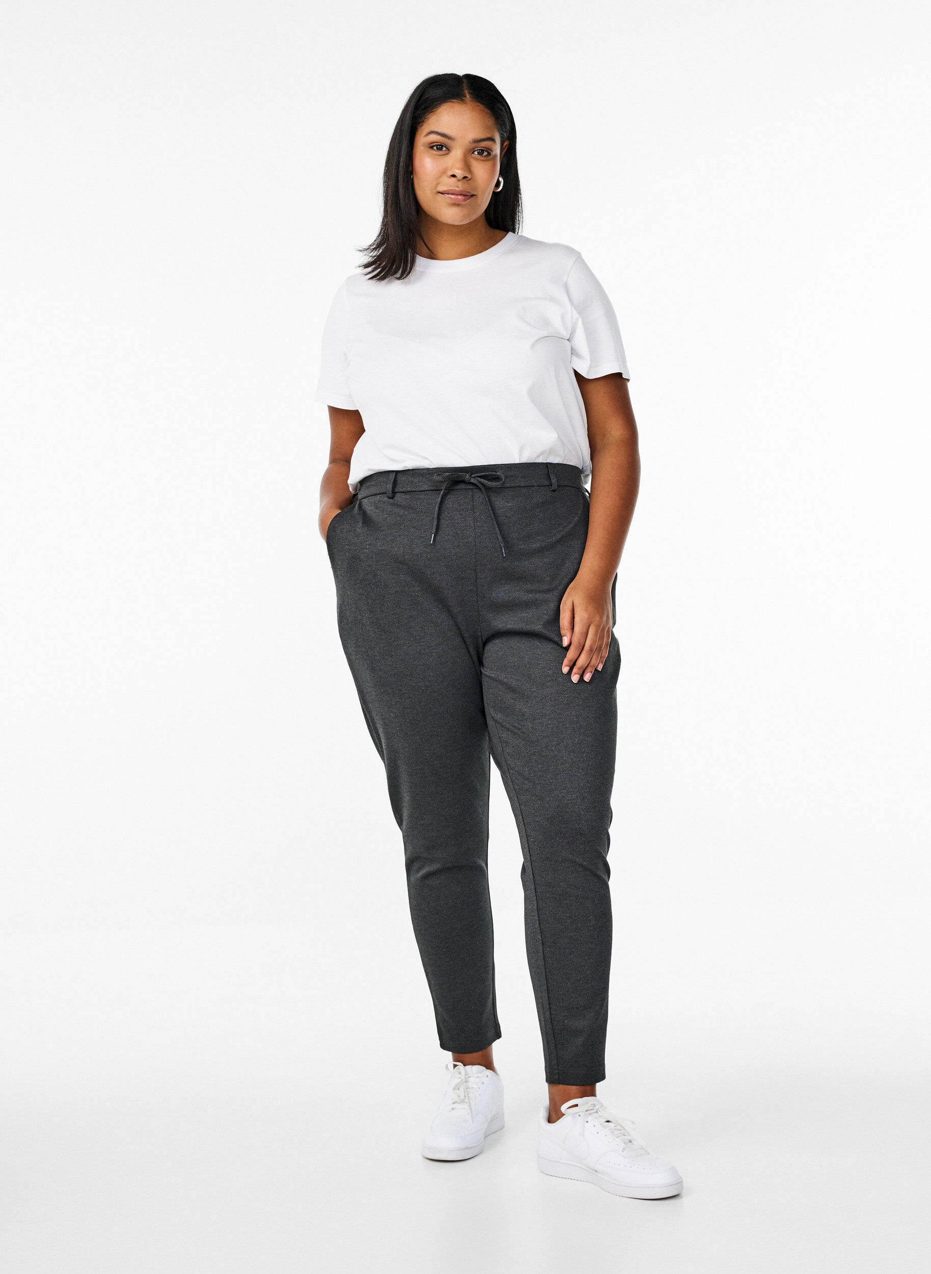 Cropped Maddison-Hose, Grau, Model
