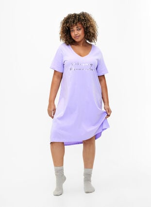 Organische Baumwoll-Nachthemd mit V-Ausschnitt (GOTS), Lavender Decide, Model image number 2