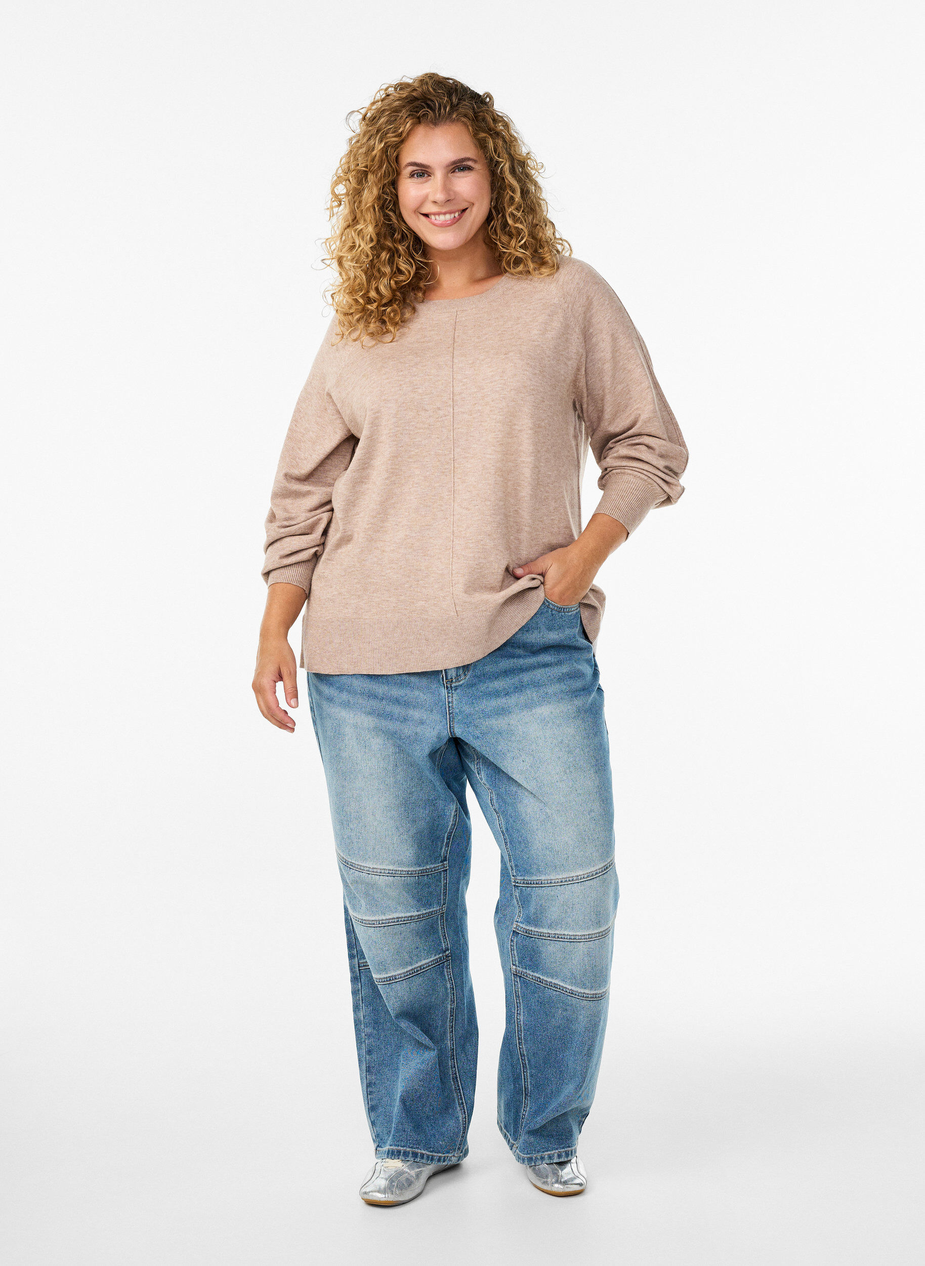 Zizzi Strickbluse mit Mittelnaht und Raglan&auml;rmeln, Beige, Model image number 1