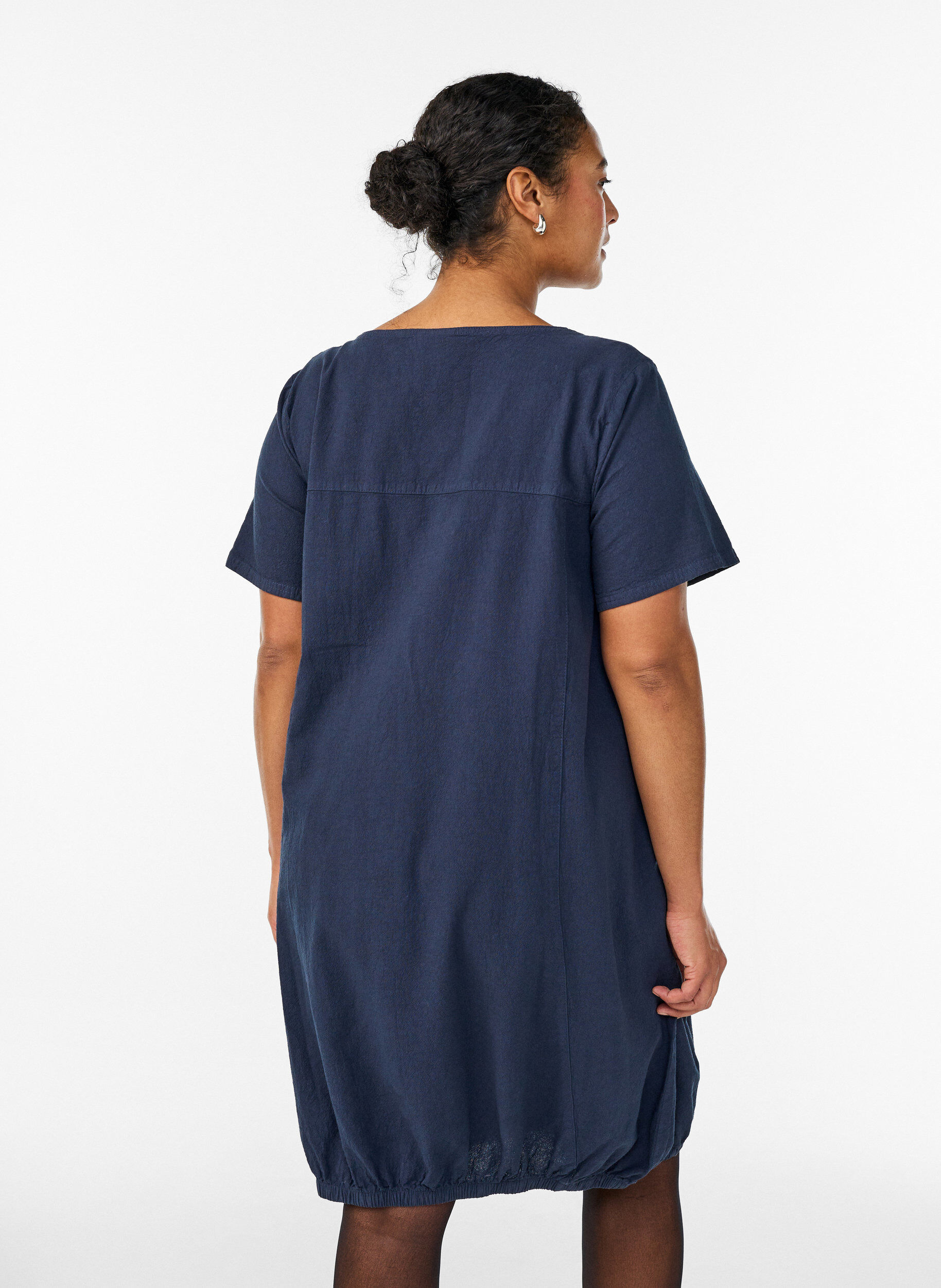 Zizzi Baumwollkleid mit kurzen &Auml;rmeln, Blau, Model image number 2