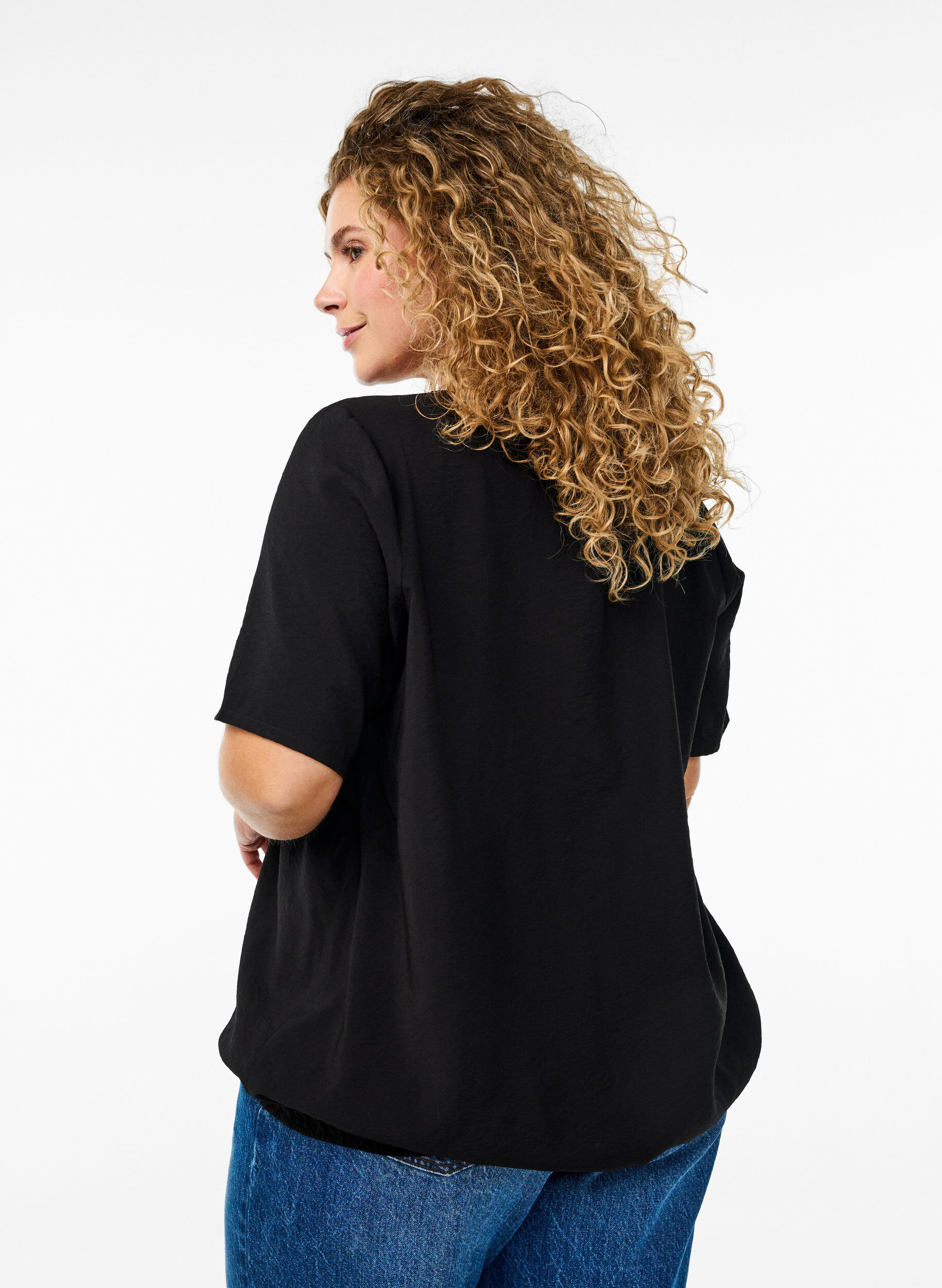 Zizzi Bluse mit kurzen &Auml;rmeln und elastischem Saum, Schwarz, Model image number 2