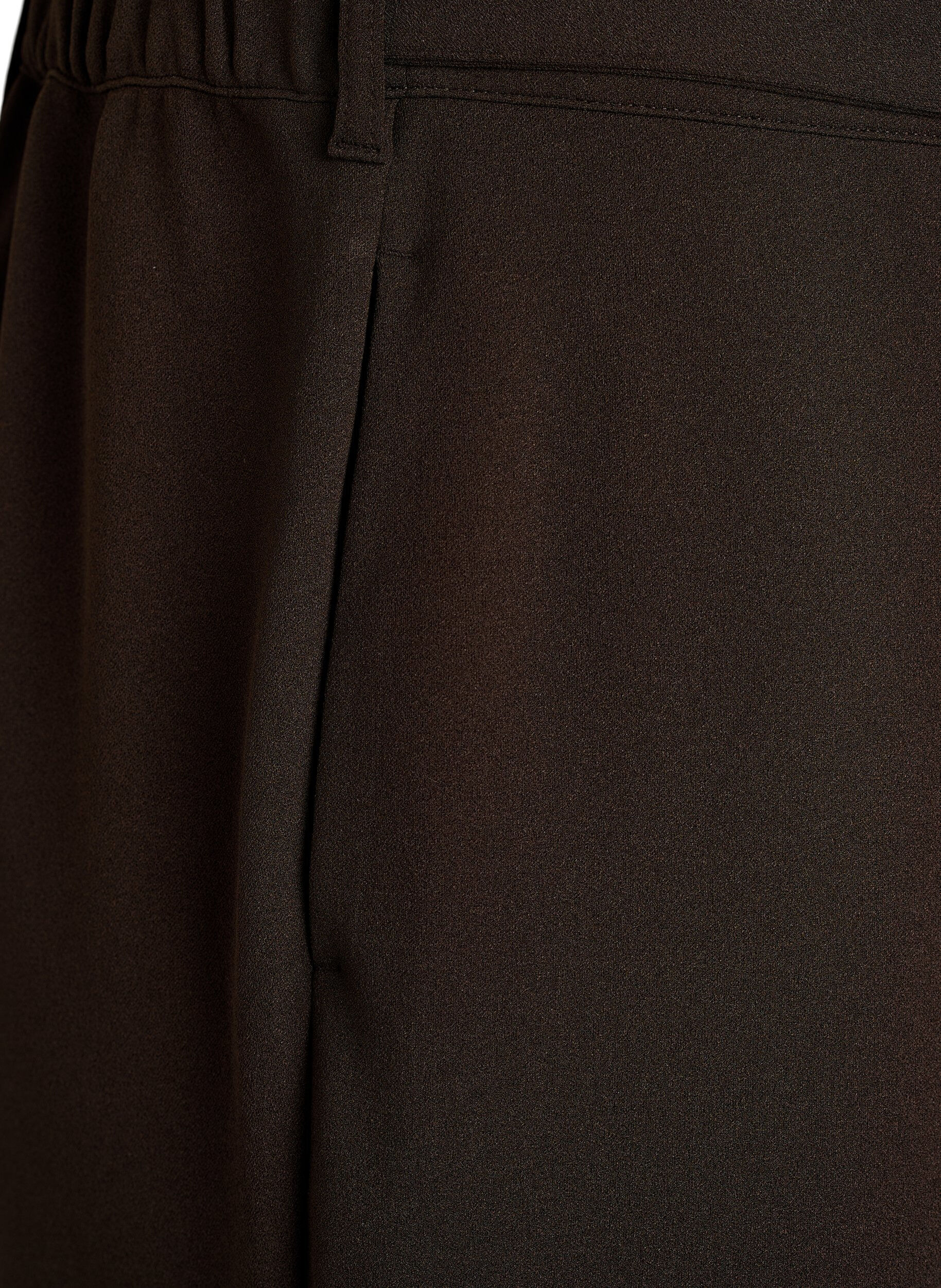 Zizzi Hoch taillierte Hose mit G&uuml;rtel und goldener Schnalle, Braun, Packshot image number 3