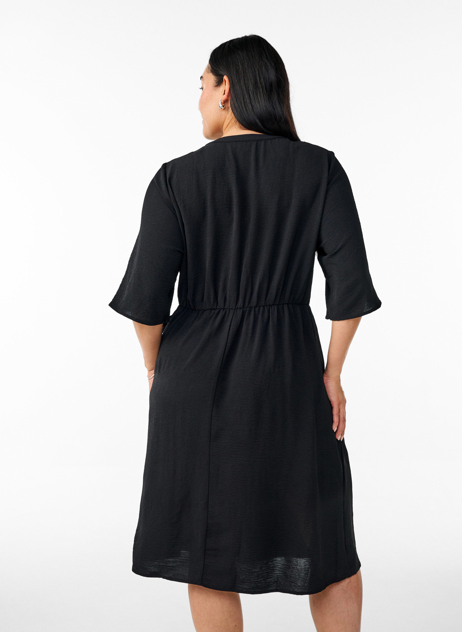 Zizzi Midilanges Kleid mit Bindedetail, Schwarz, Model image number 2