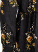 Lang&auml;rmelige Bluse mit gebl&uuml;mtem Muster, Schwarz, Packshot image number 3