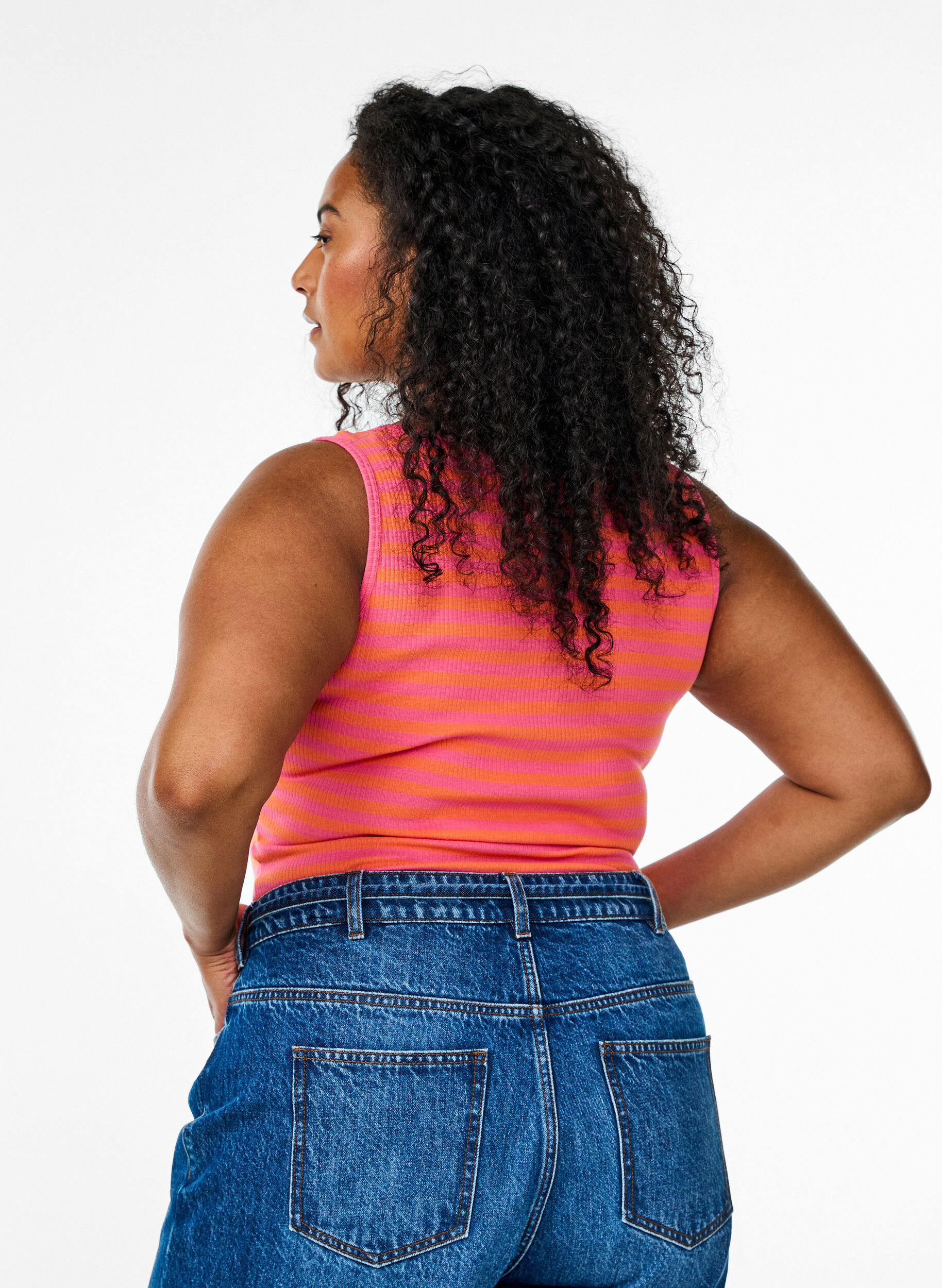 Zizzi Gestreiftes Tanktop mit Rippenstruktur, Melon B.Gum Stripe, Model image number 1