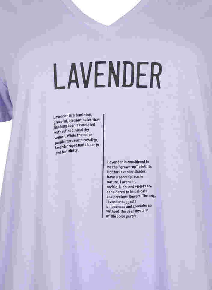 T-Shirt aus Baumwolle mit V-Ausschnitt und Text, Lavender w. Text, Packshot image number 2