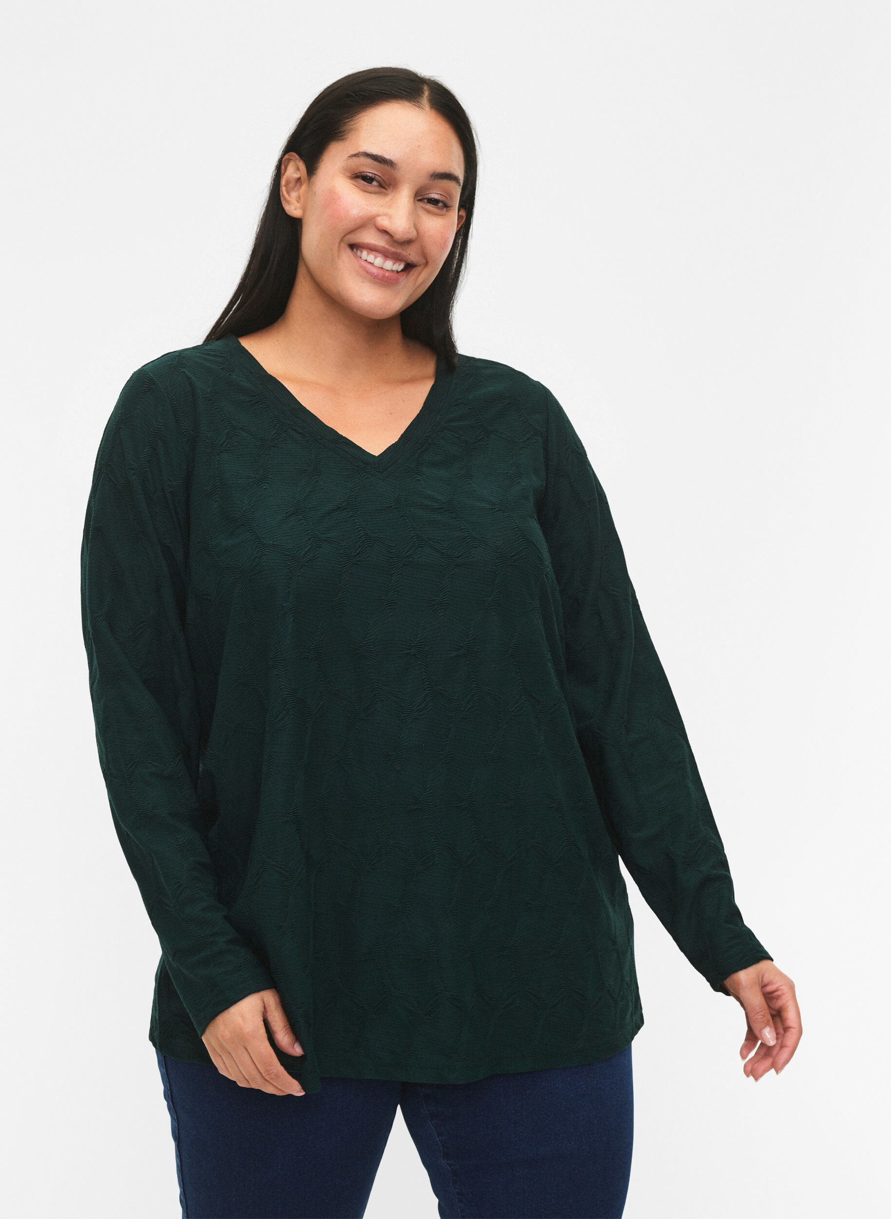 Zizzi FLASH - Lang&auml;rmlige Bluse mit Struktur, Scarab, Model image number 0