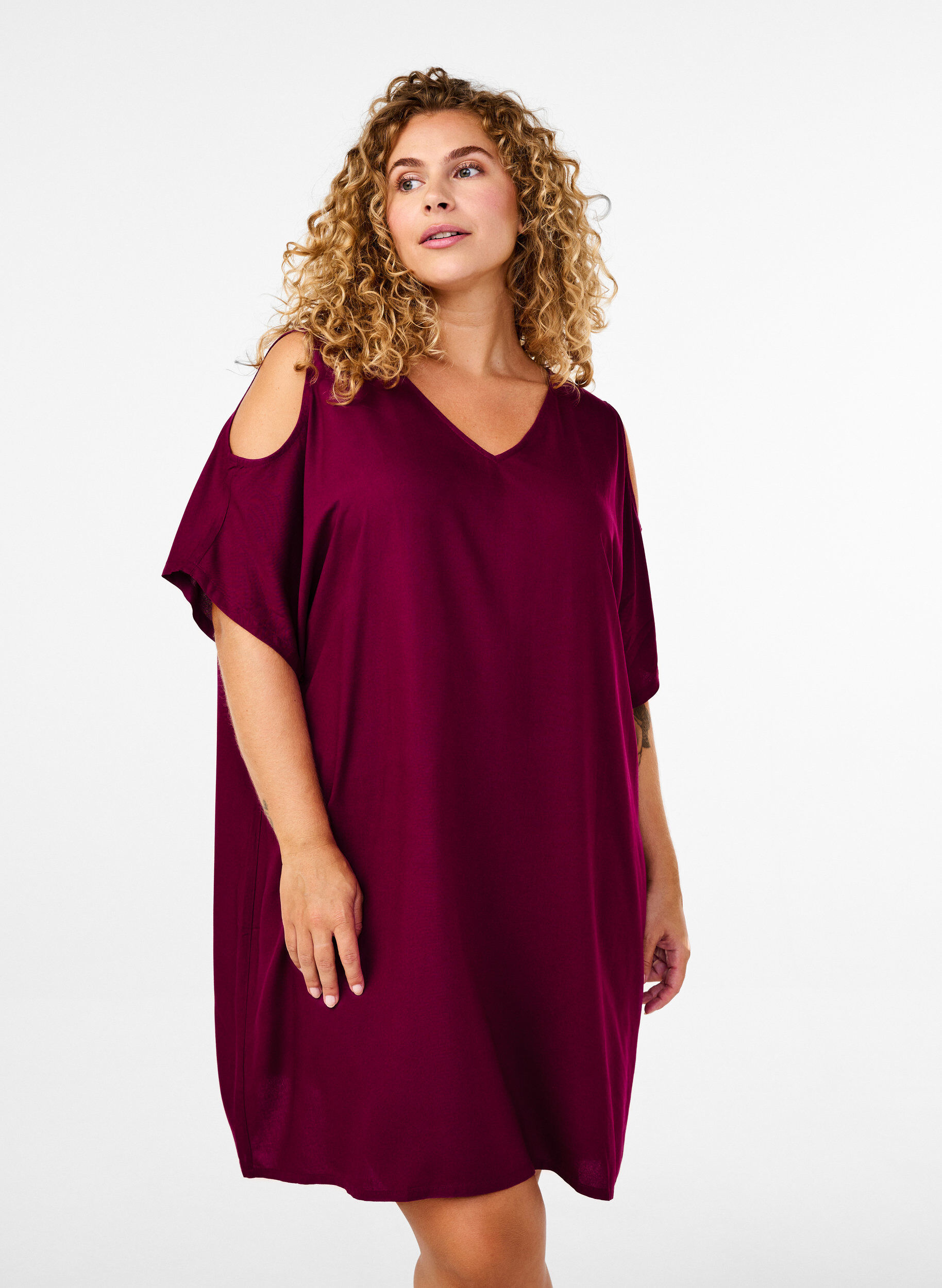 Zizzi Strandkleid aus Viskose mit Schulterdetail, Rot, Model image number 0