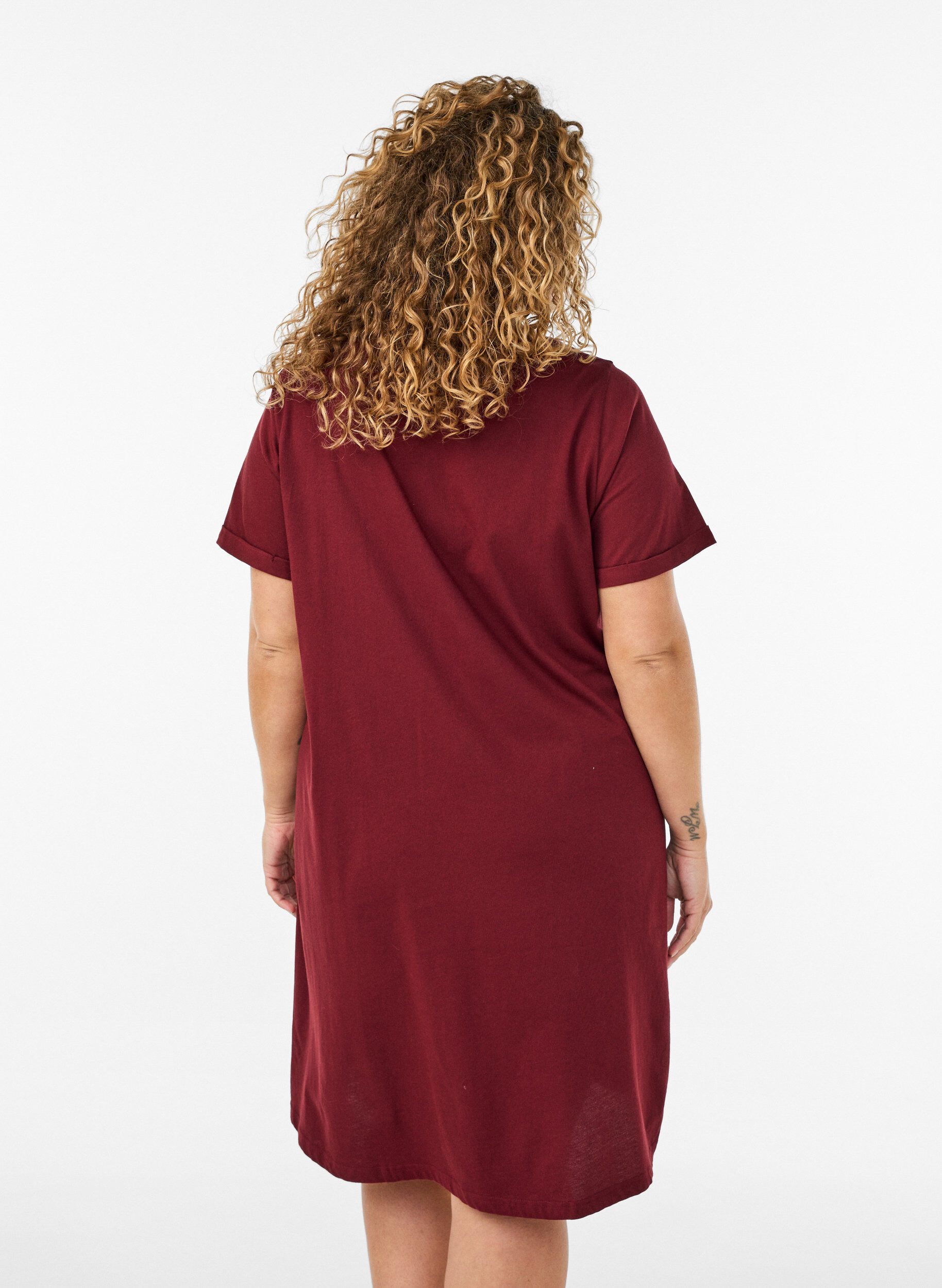 ZizziKurz&auml;rmeliges Nachthemd aus Bio-Baumwolle, Dunkles Bordeaux, Model image number 2