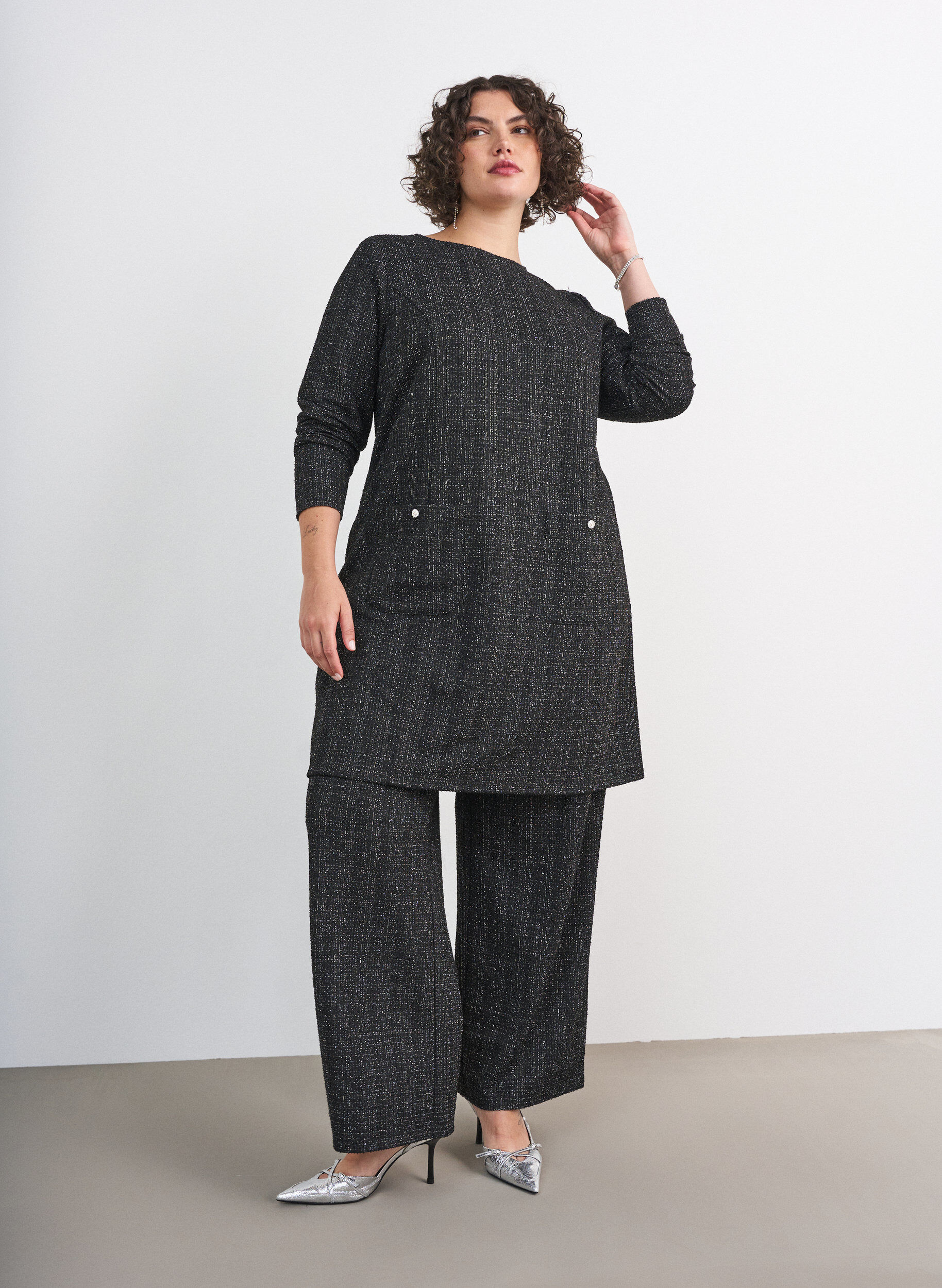 ZizziHose aus Boucl&eacute; mit geradem Bein, Schwarz, Model image number 0