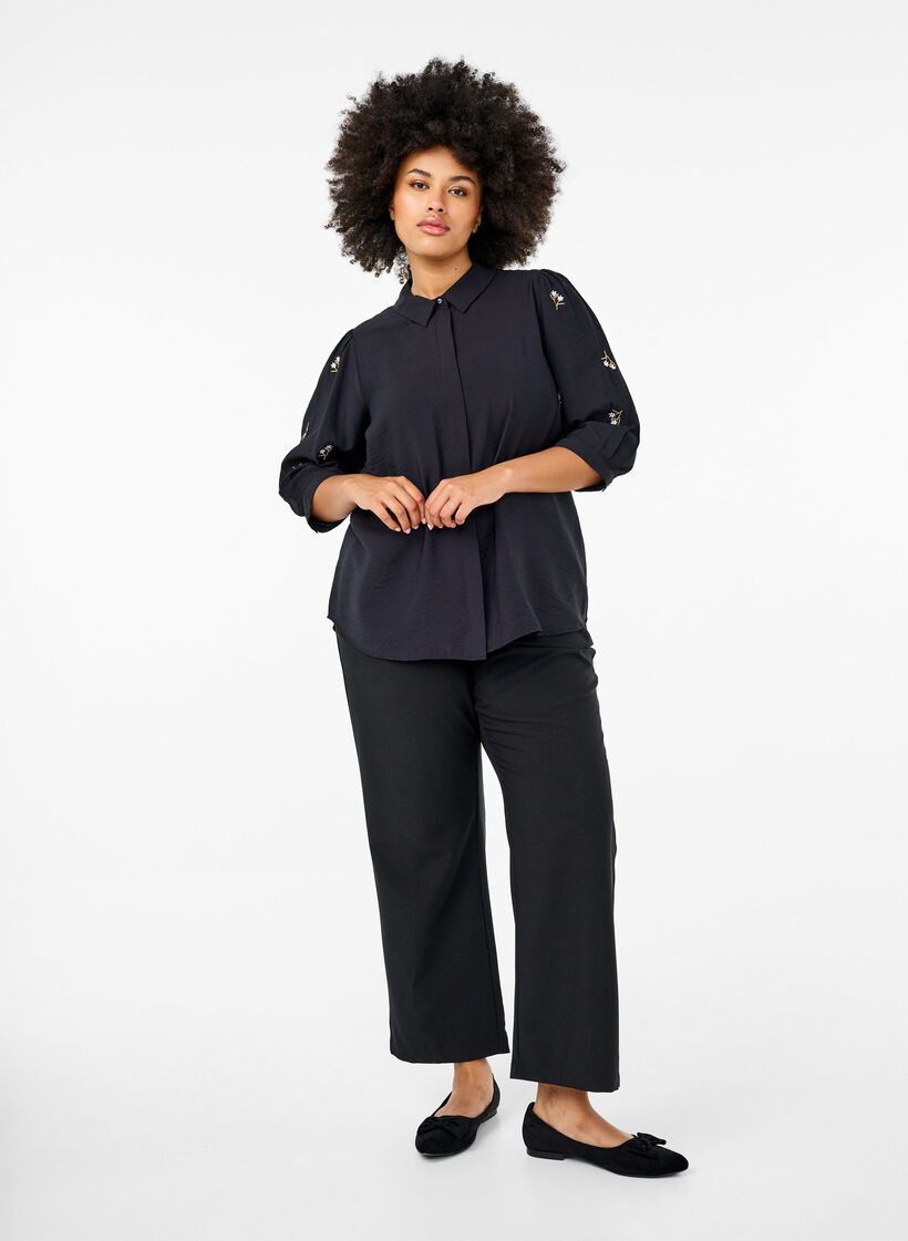 Bluse mit 3/4 Ärmeln und geblümter Stickerei, Black, Model image number 2