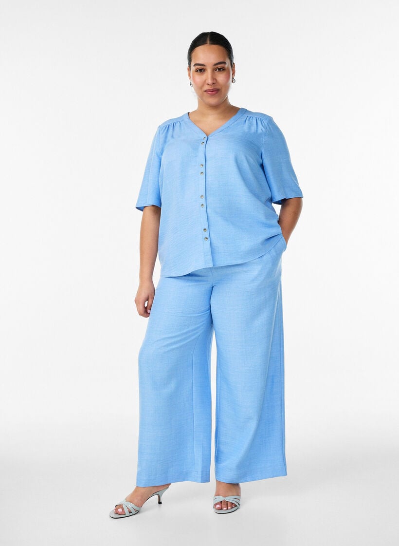 Hemdbluse mit V-Ausschnitt und kurzen &Auml;rmeln, Blau, Model image number 1