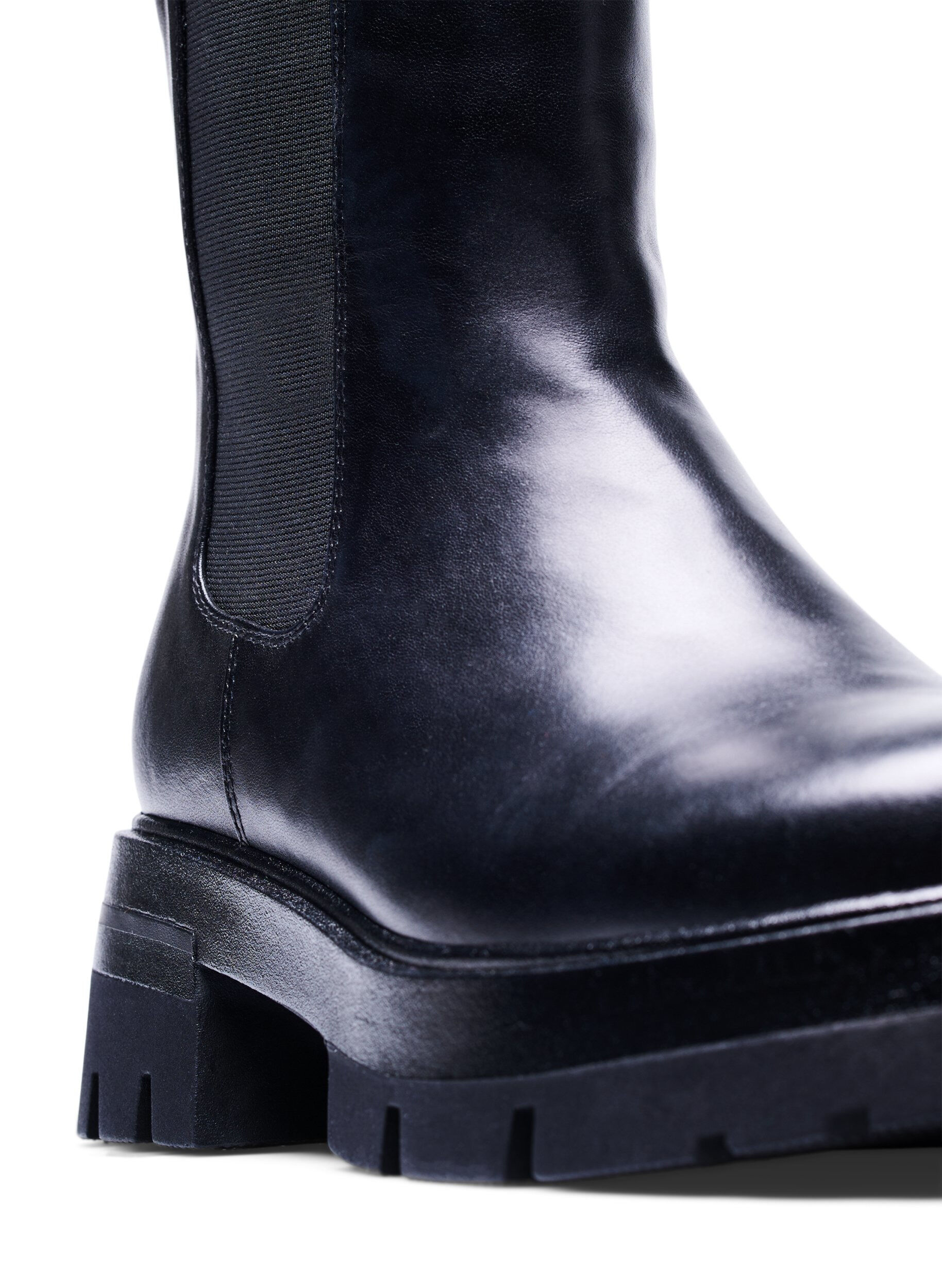 Zizzi Weit geschnittener Lederstiefel mit Gummizug, Black, Packshot image number 2