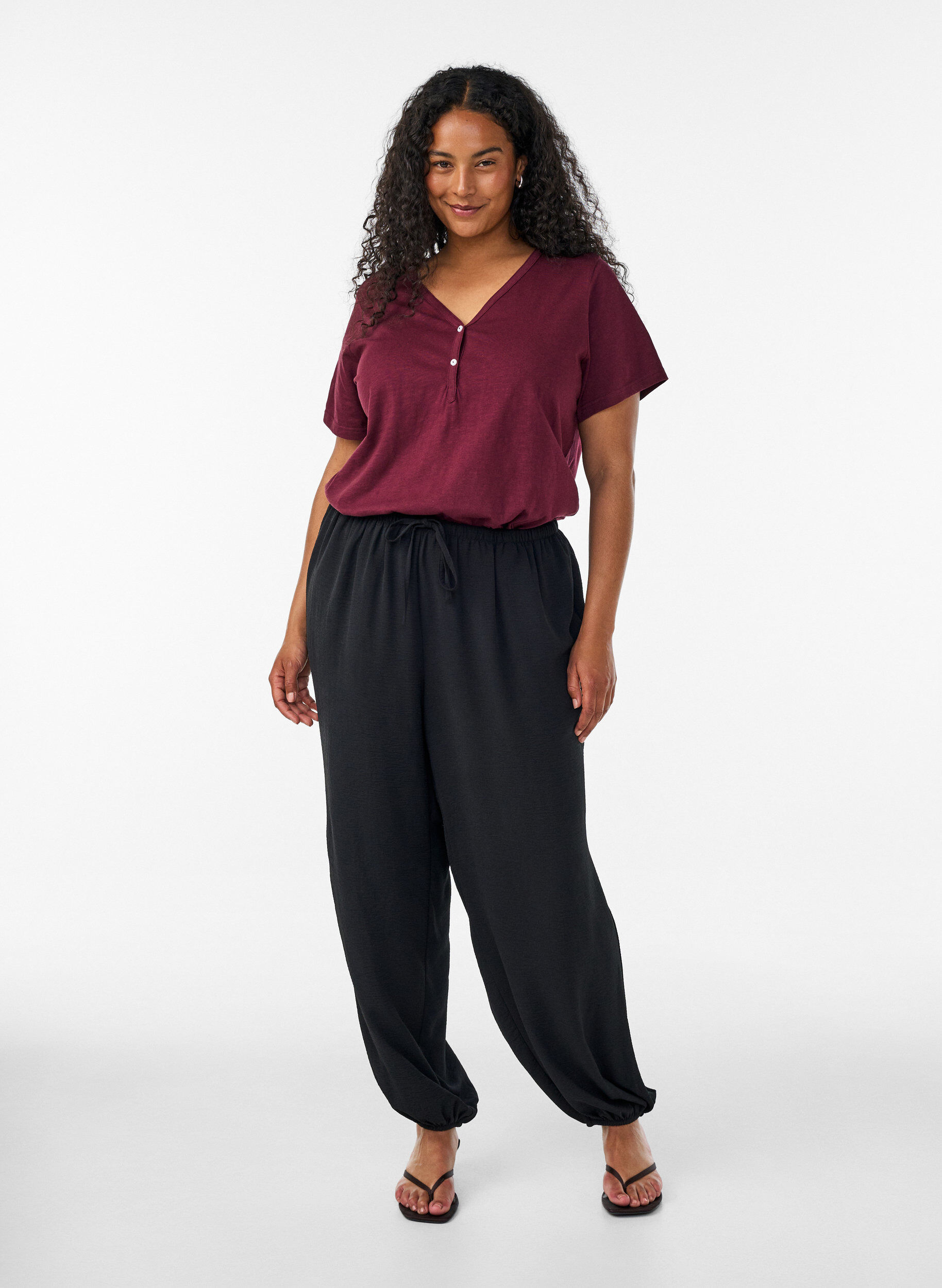 ZizziT-Shirt mit Knopfleiste, Dunkles Bordeaux, Model image number 1