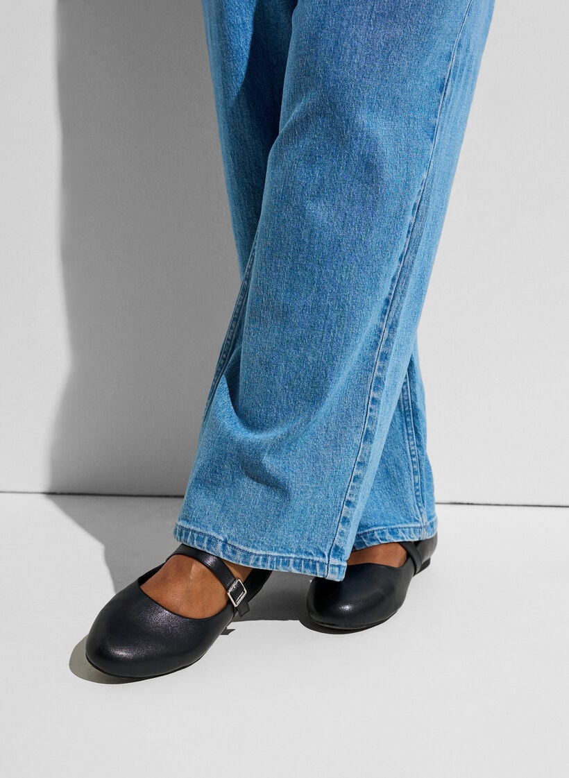 Ballerina aus Kunstleder mit Riemchen, Schwarz, Model image number 0