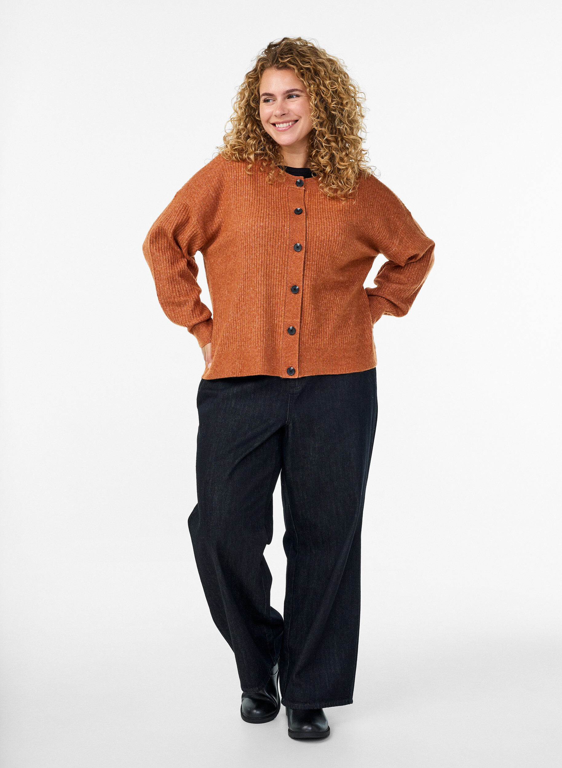 Zizzi Rippenstrick Strickjacke mit Kn&ouml;pfen, Orange, Model image number 1