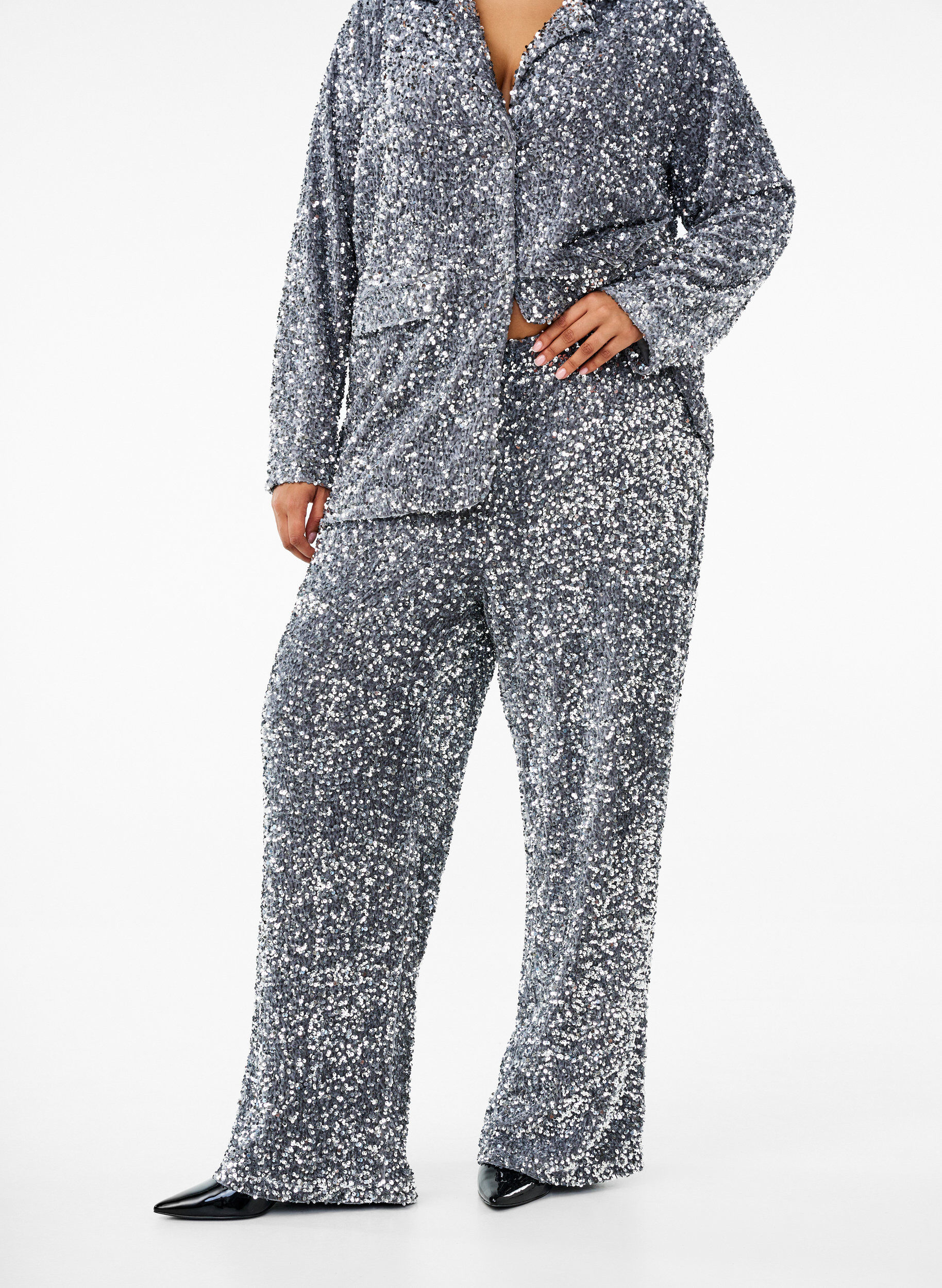 Zizzi Lockere Paillettenhose mit hohem Taillensitz, Silver, Model image number 2