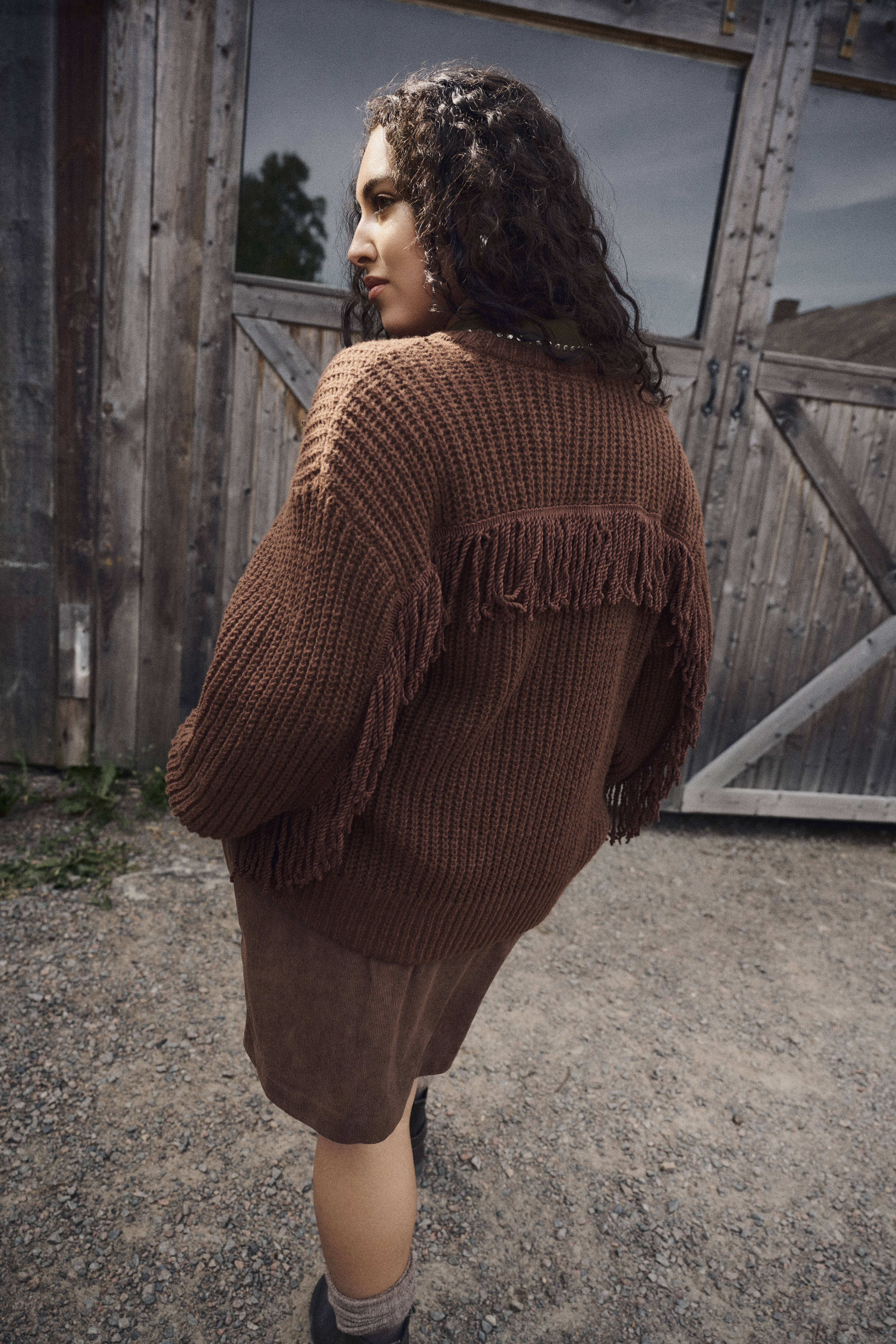 Zizzi Stricken mit Fransen, , Model