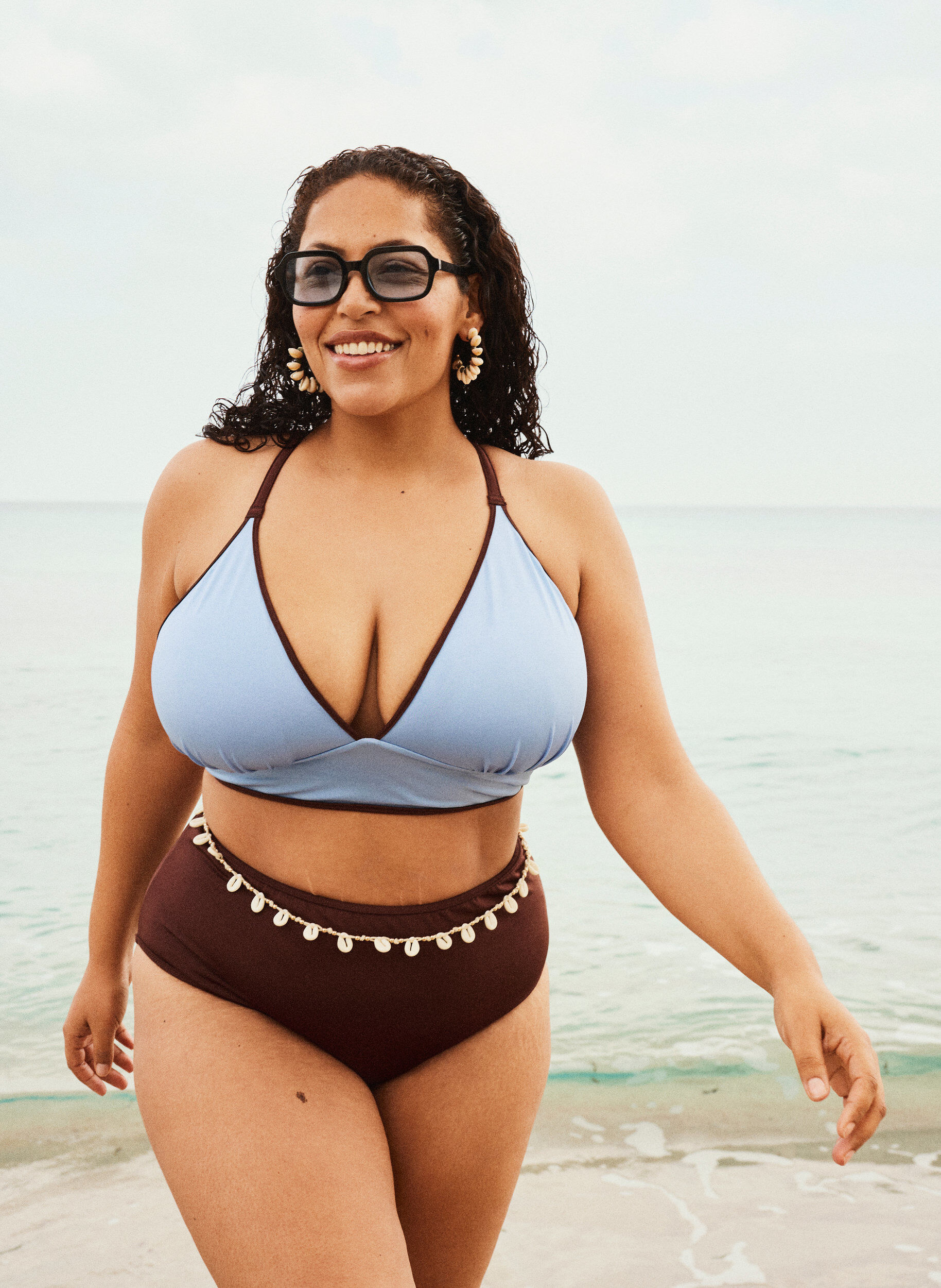 Zizzi Wende-Bikini-Top mit V-Ausschnitt und Kreuztr&auml;gern, Braun, Image image number 0