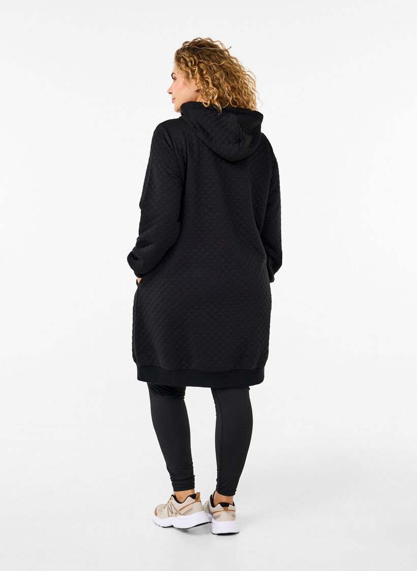 Lange gesteppte Sportstrickjacke mit Reißverschluss, Schwarz, Model image number 2